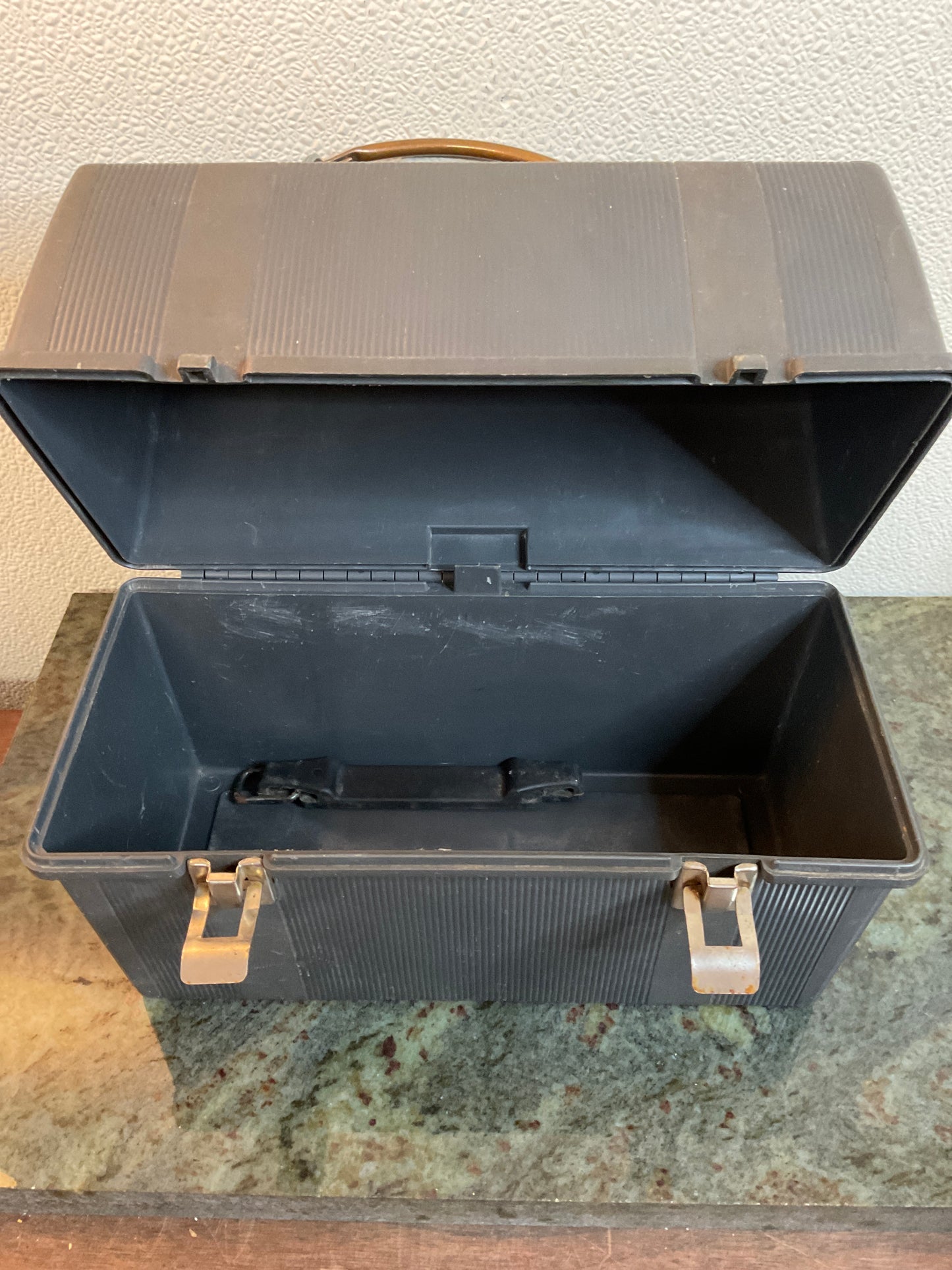 Aladdin Grey Plastic Dome Top LunchBox