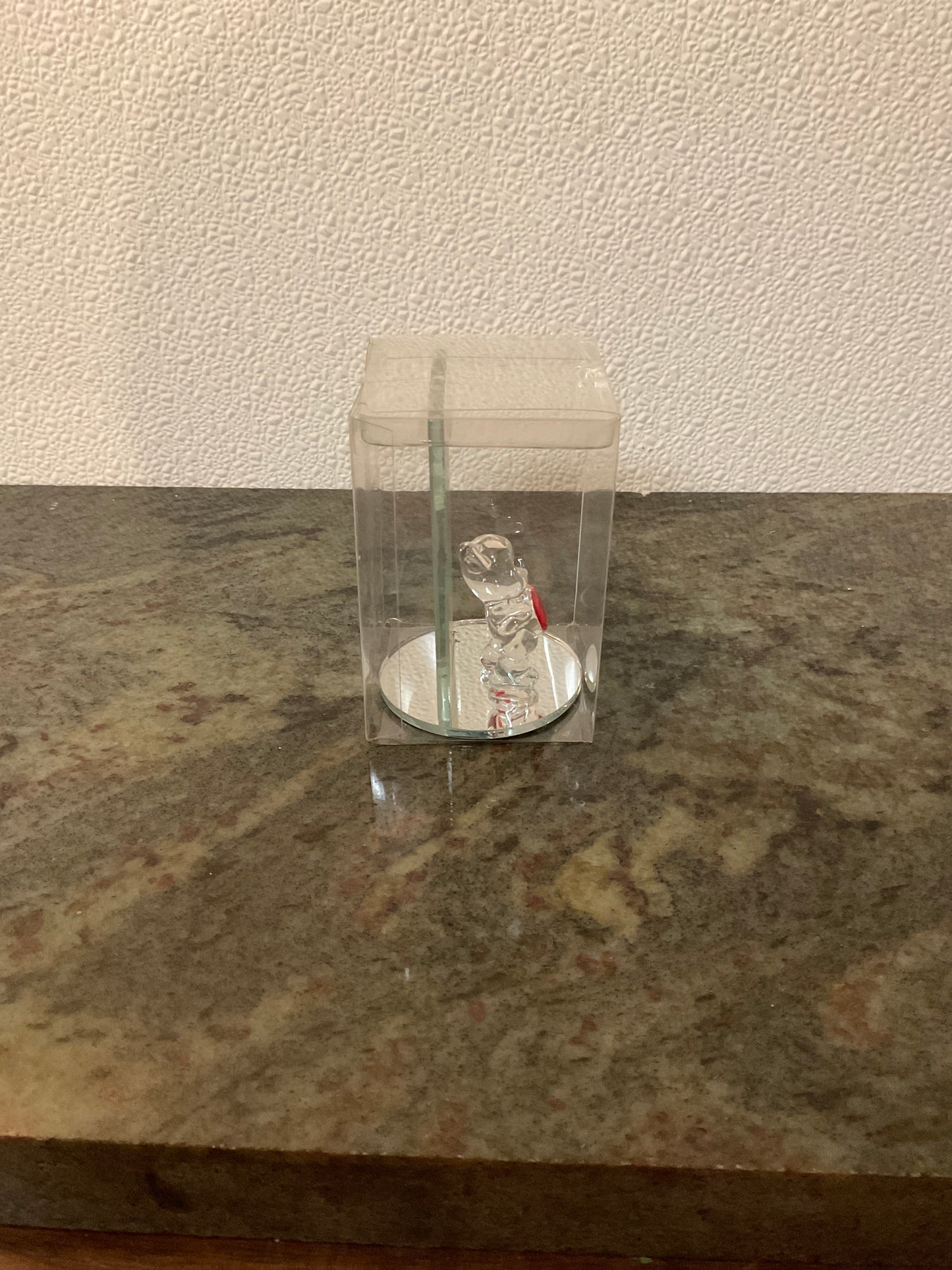 Glass Bear Decor “A Mothers Hug Lasts Long After She Lets Go”