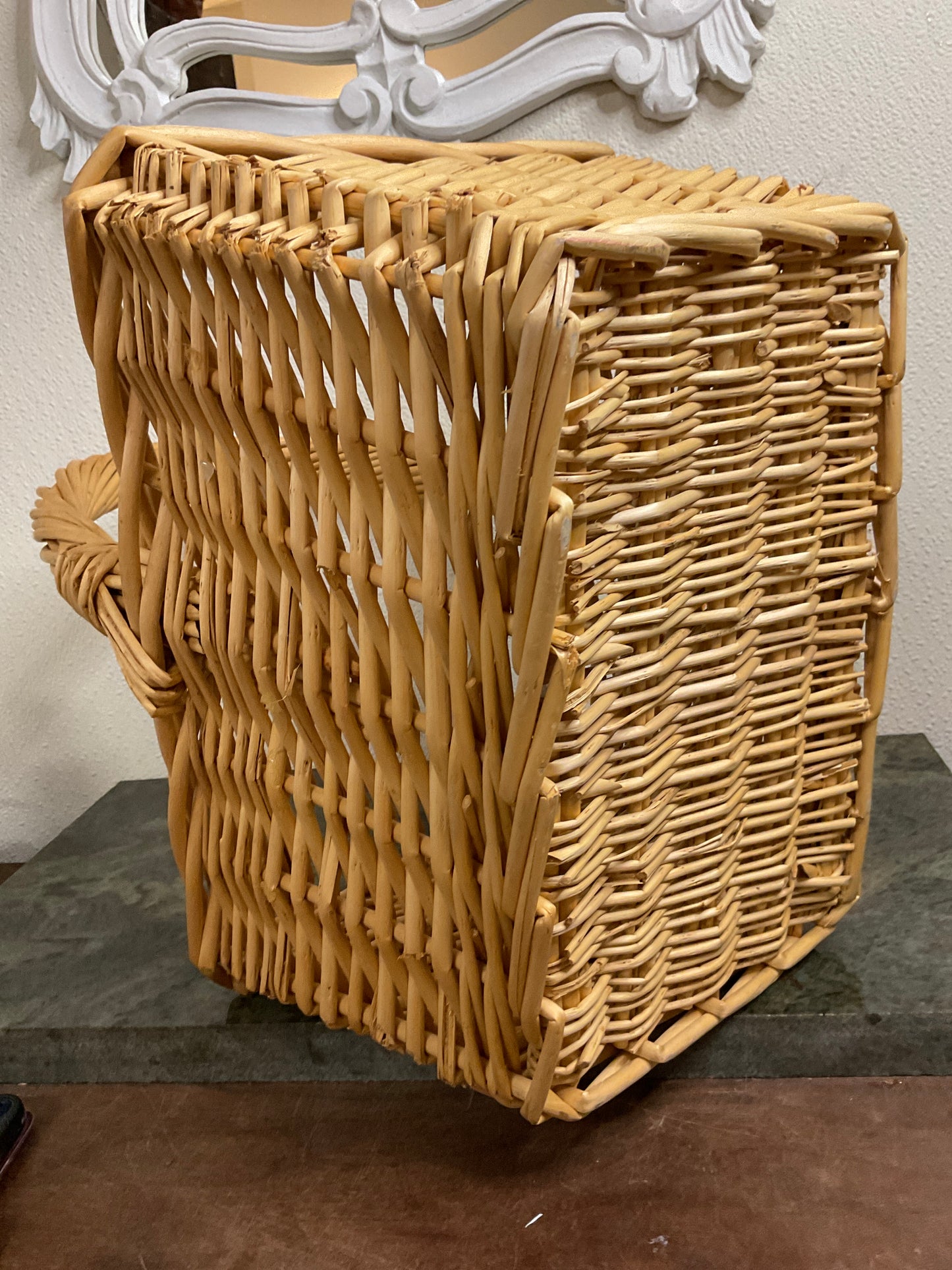 Woven Wicker Rectangle Basket w/Handle