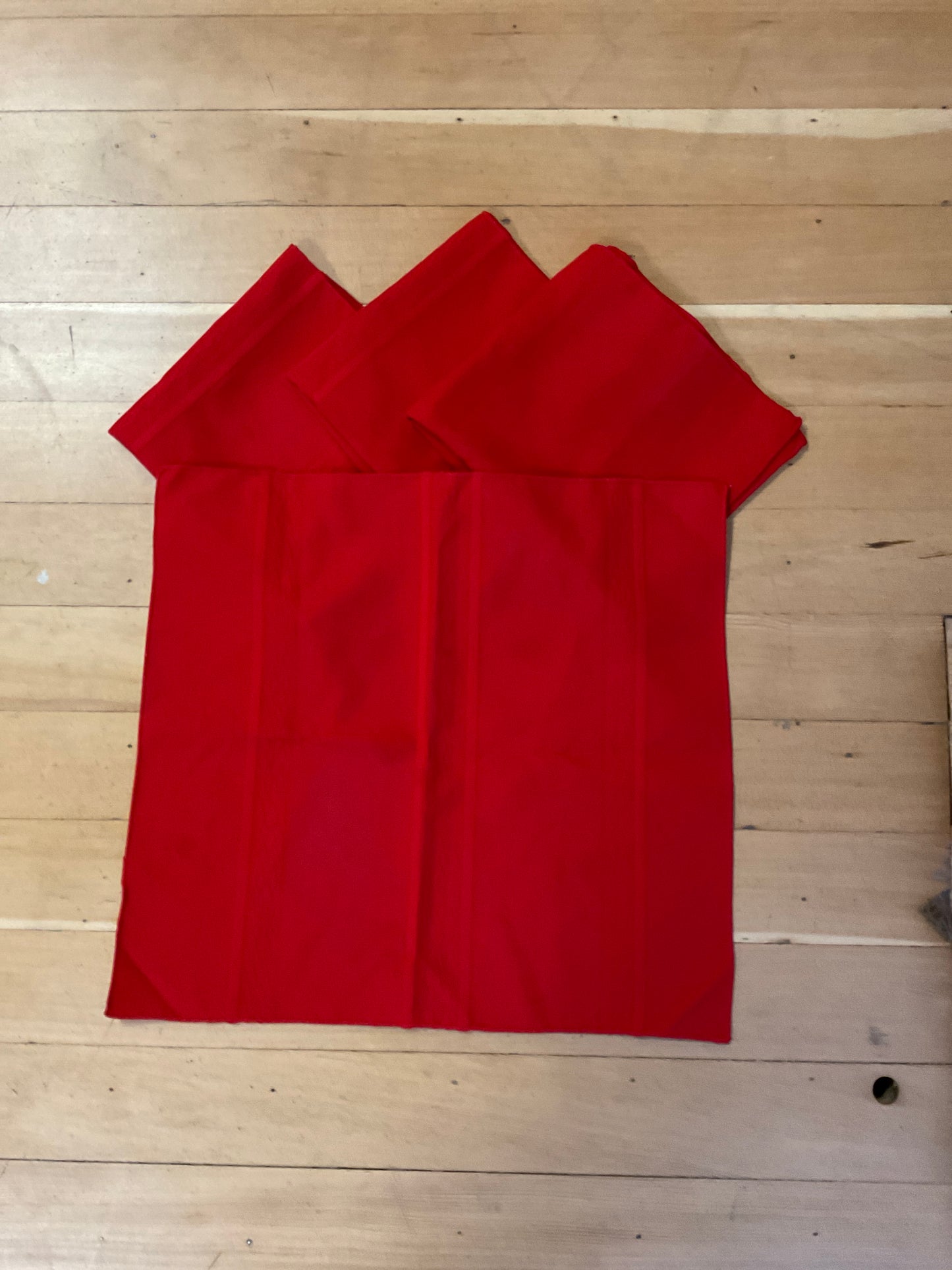 Set of 4 Red Cloth Napkins