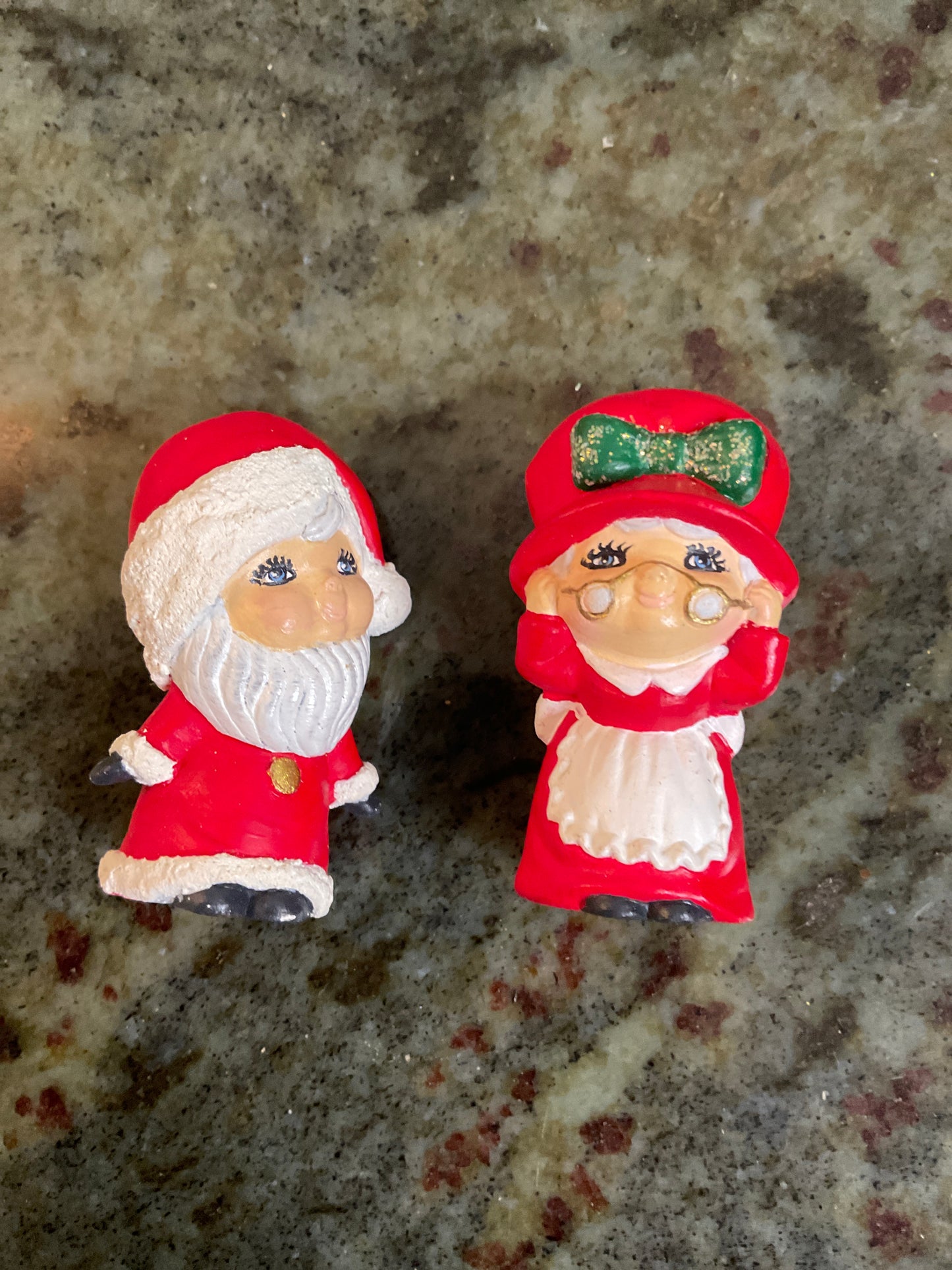 Santa+Mrs Clause Ceramic Figurines