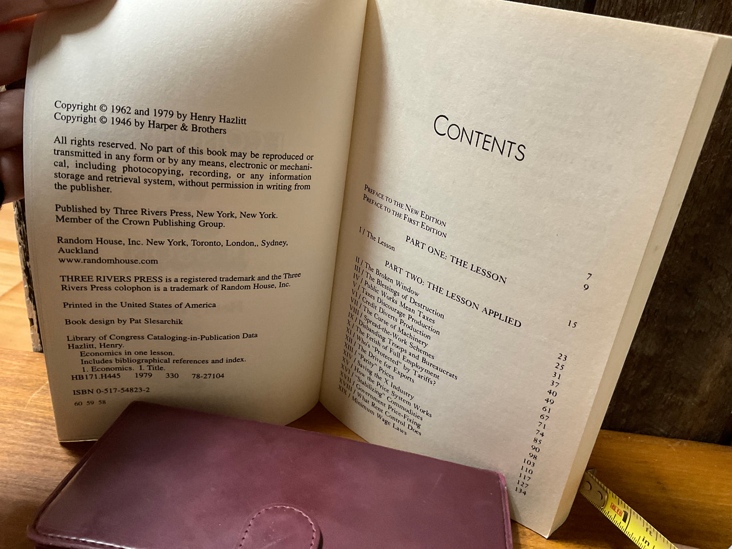 Book Economics in One Lesson 1979