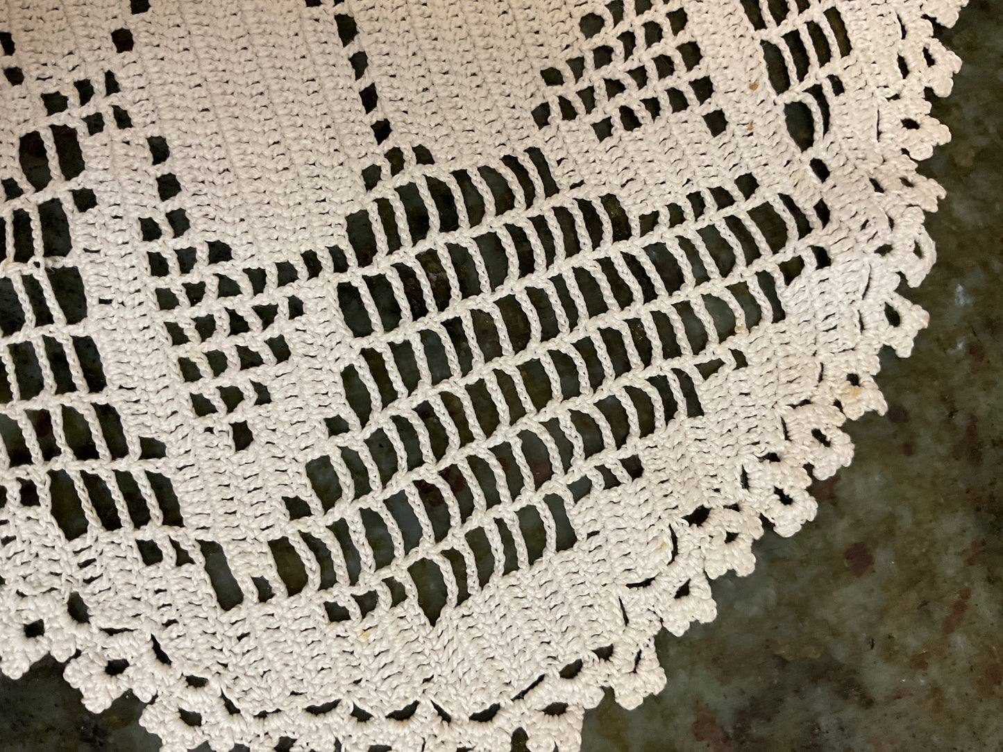 11” x 9” Oval Doily