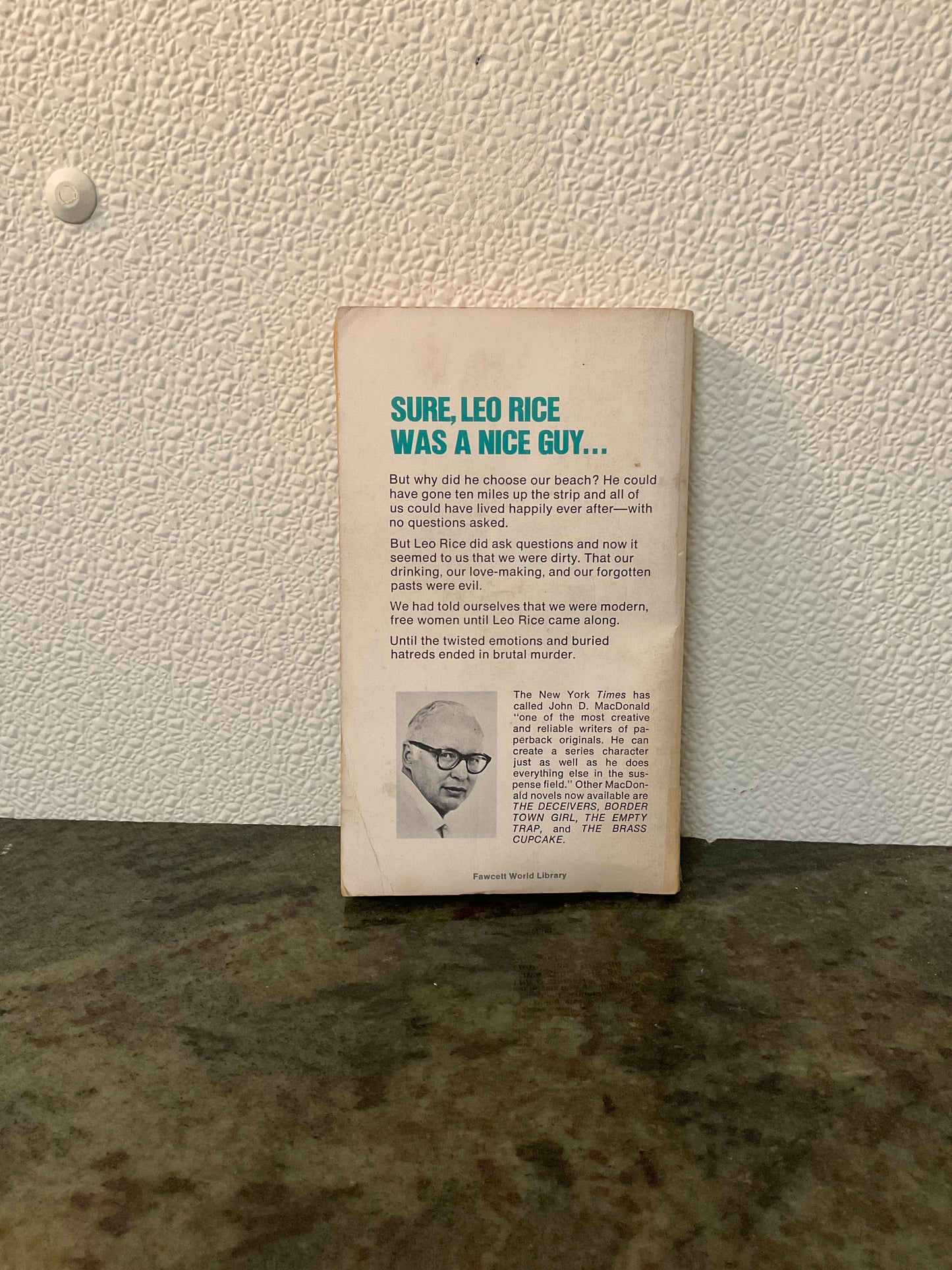 John D. MacDonald The Beach Girls
