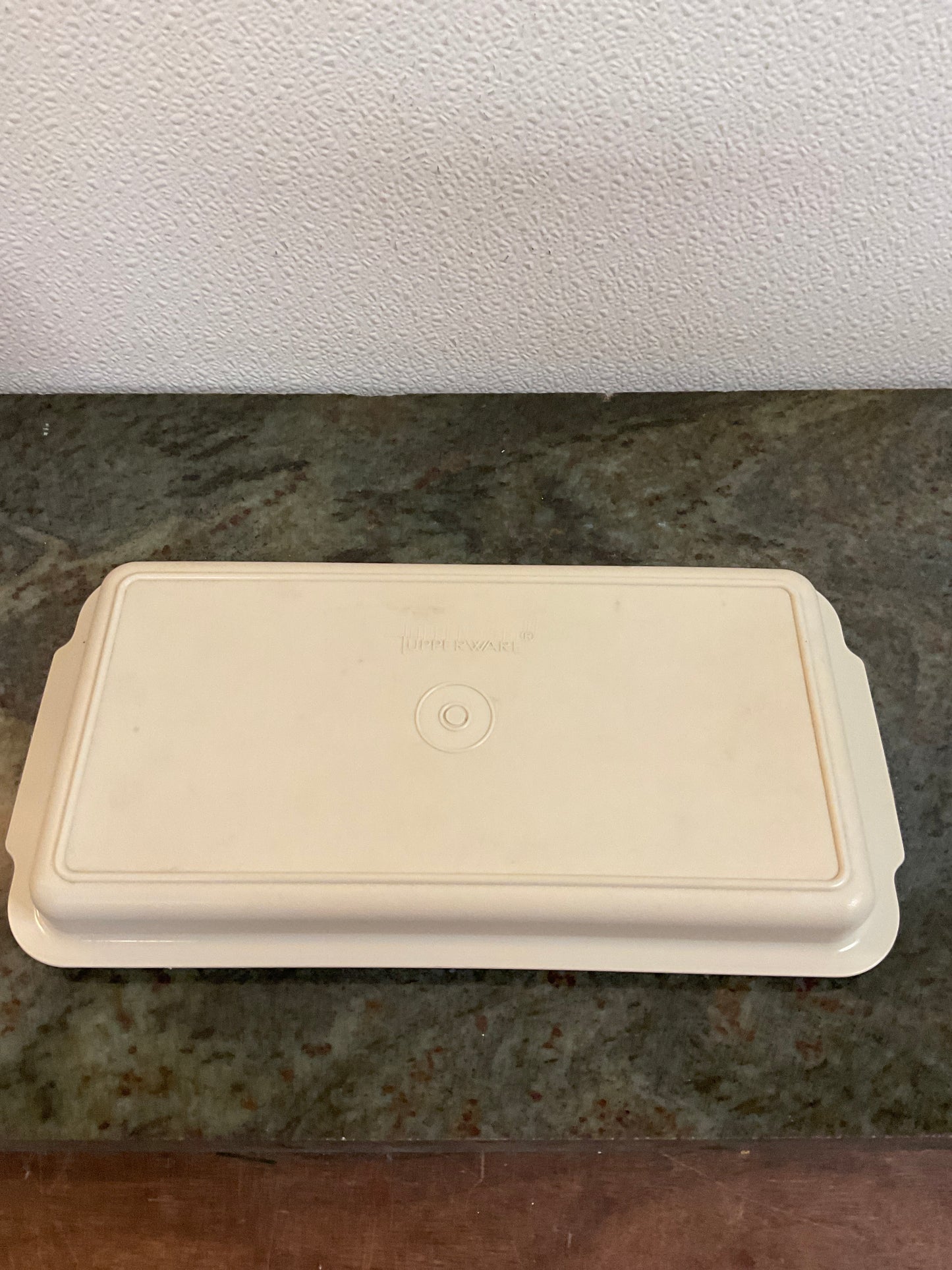 Vintage Tupperware Bread Saver With Lid