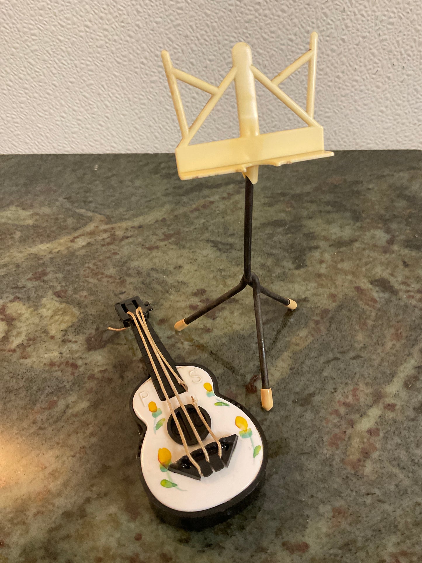 Salt & Pepper Guitar and Music Stand Set