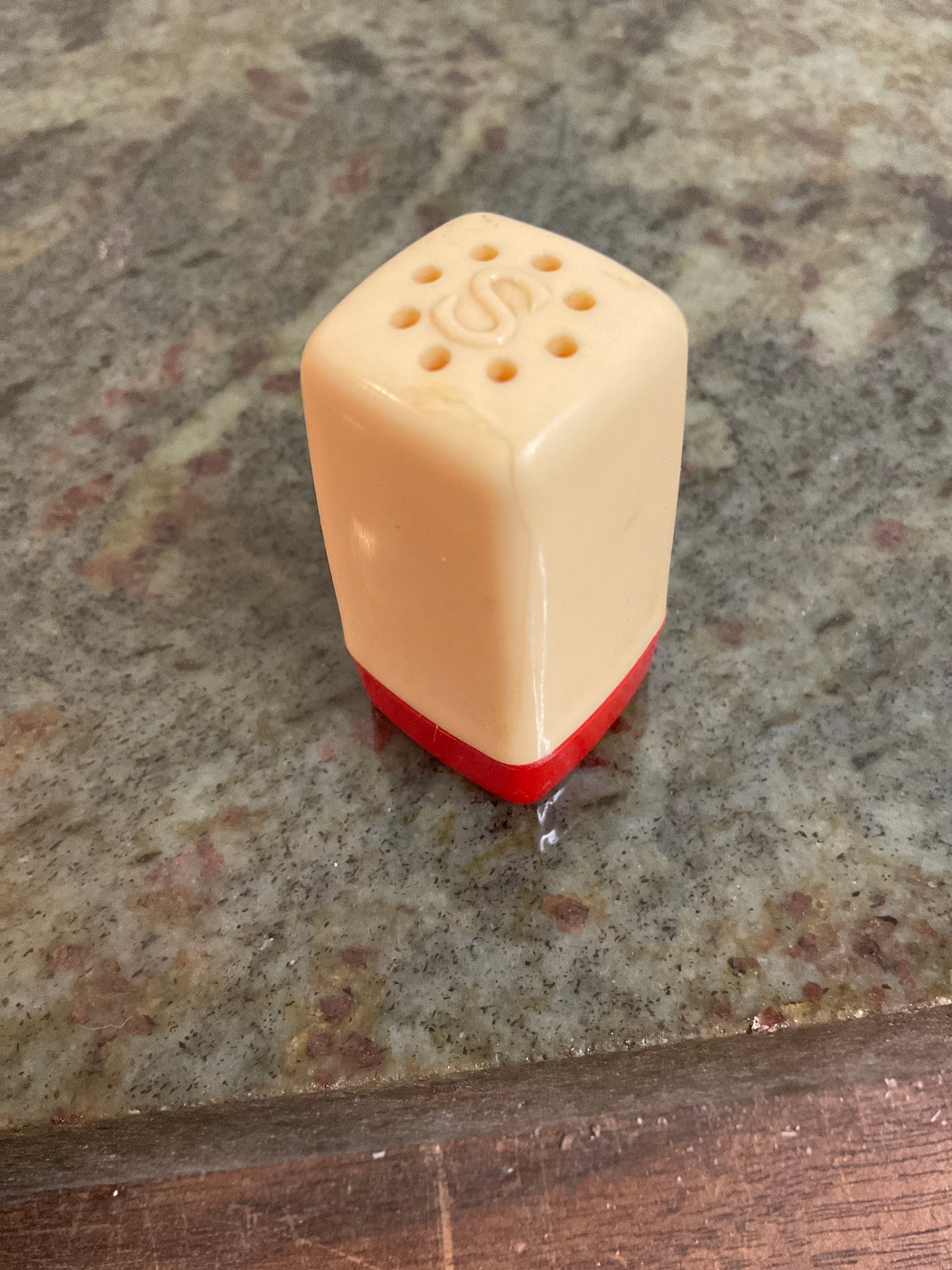 Vintage Federal Tool Cream Salt Shaker