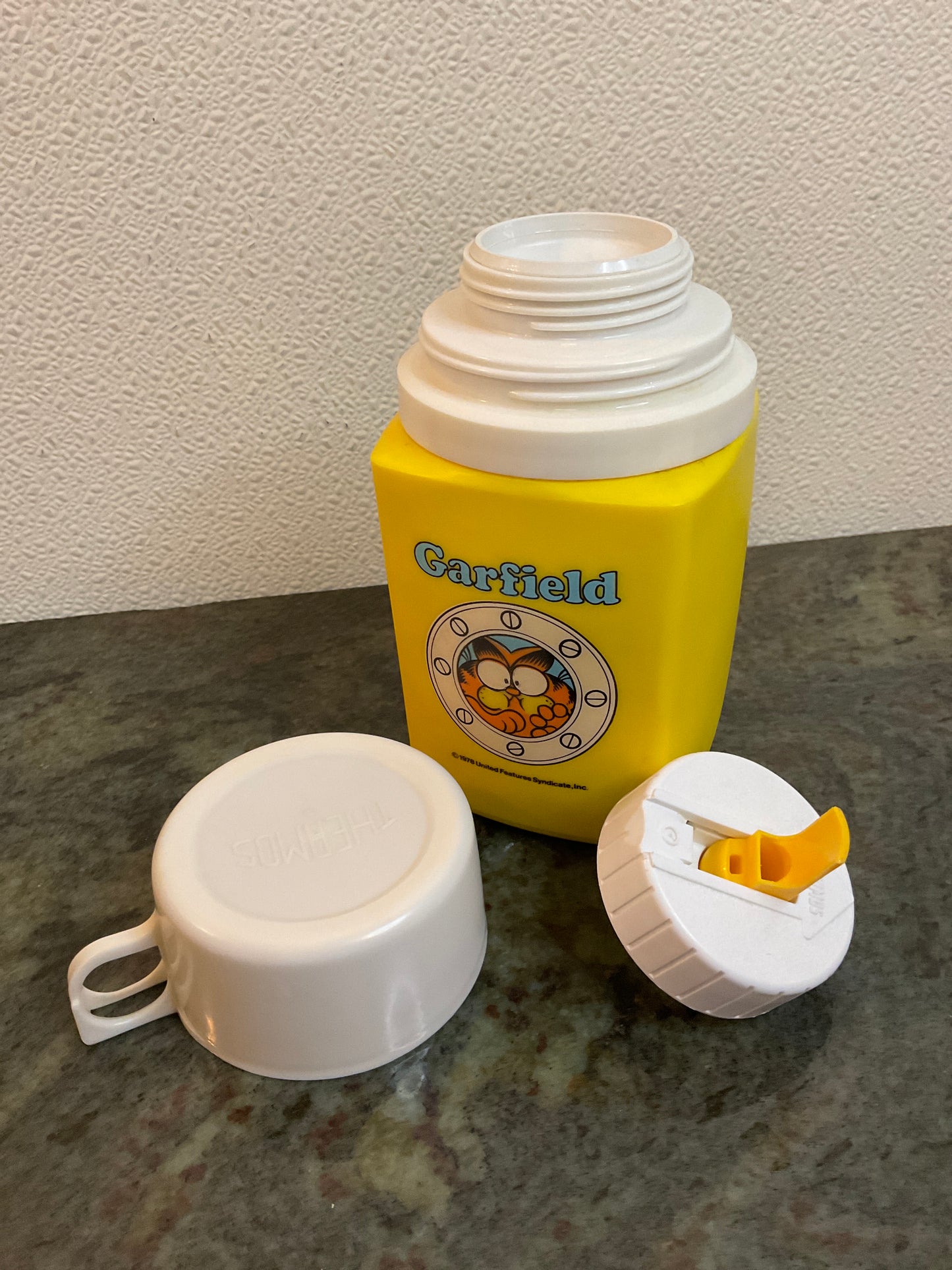 Vintage 1978 Garfield Thermos