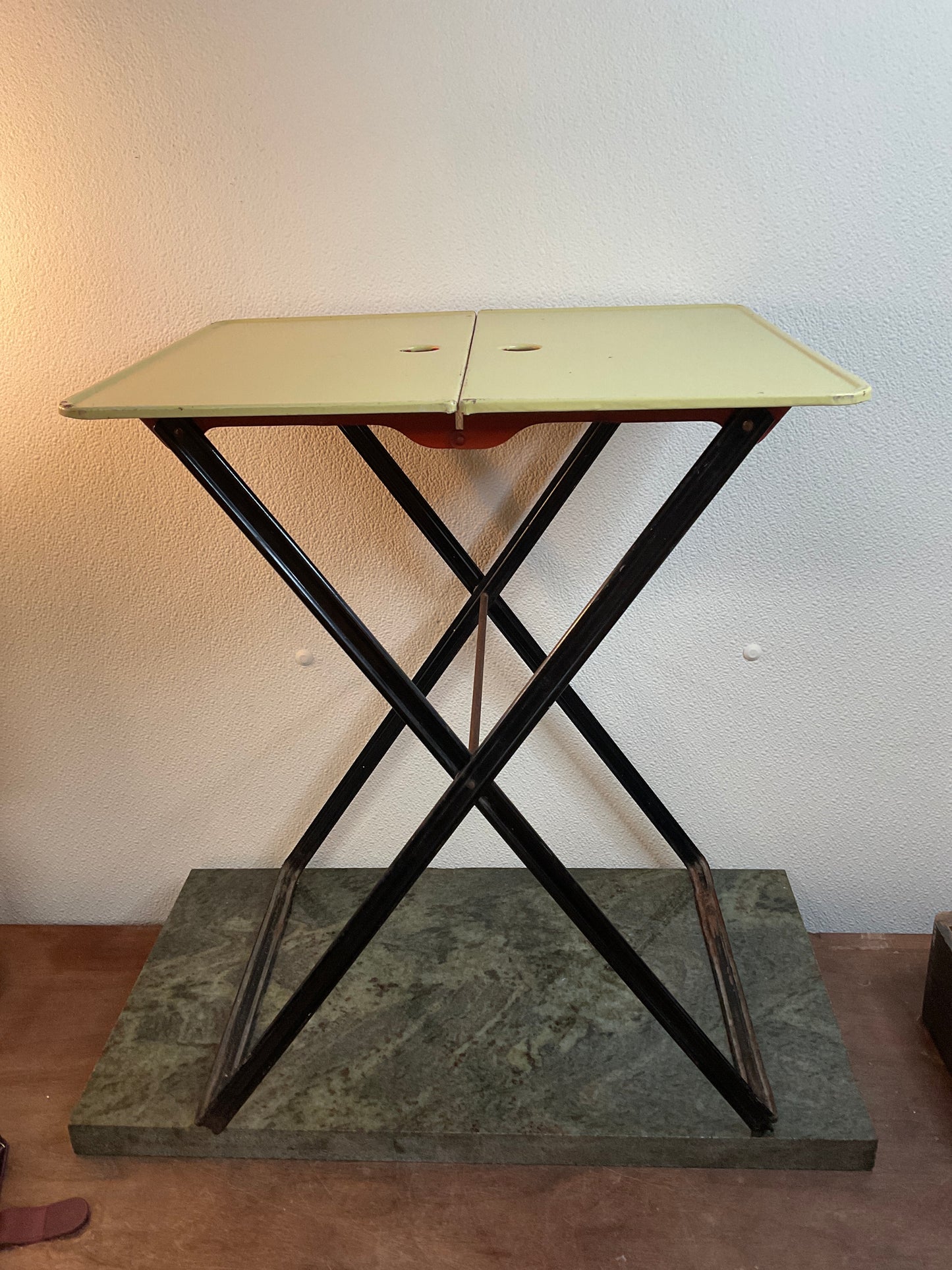 Vintage Late 1950’s Atomic Metal Folding TV Stand