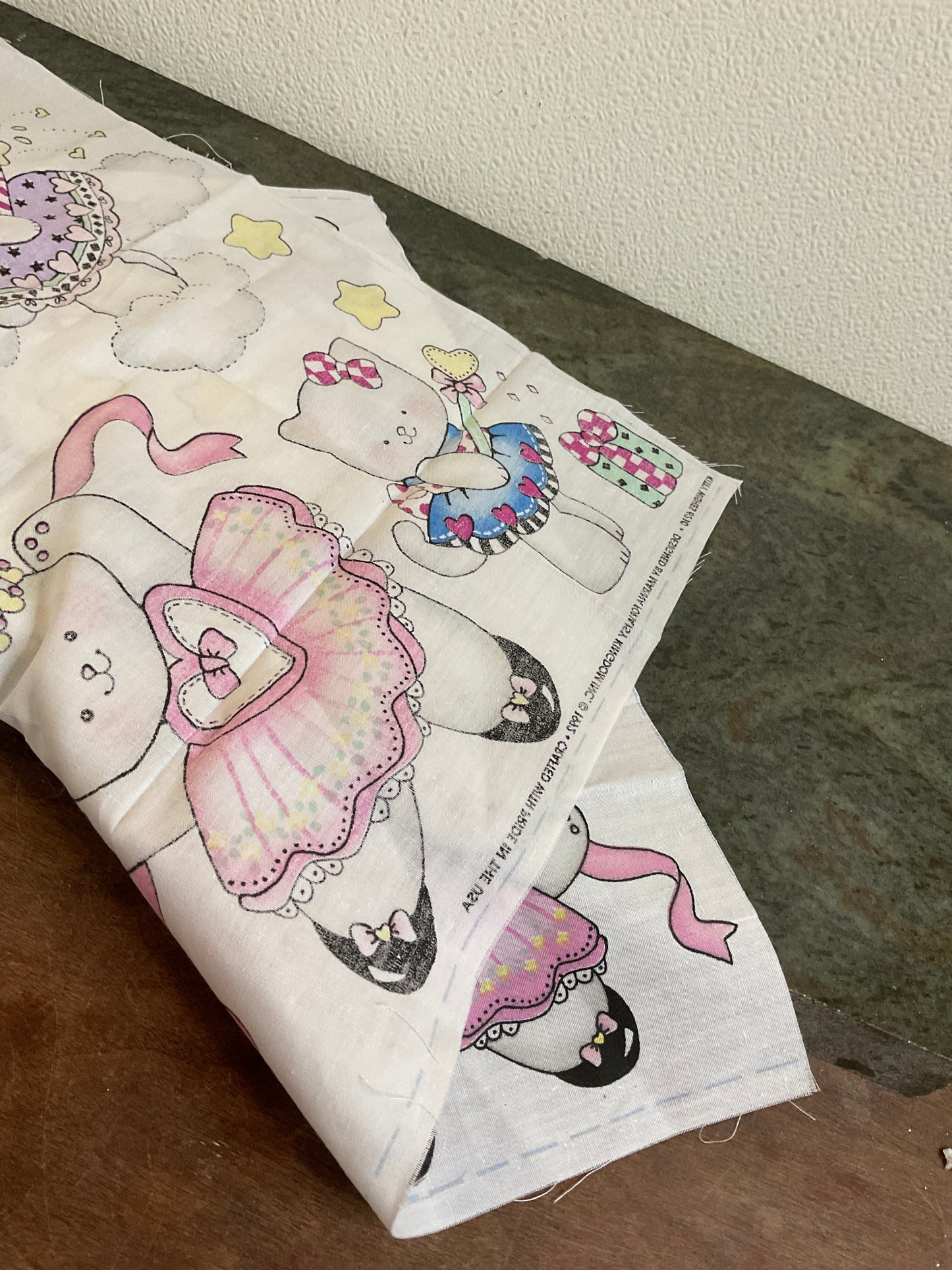 1992 Kitty Wishes No Sew Fabric Appliqué Square