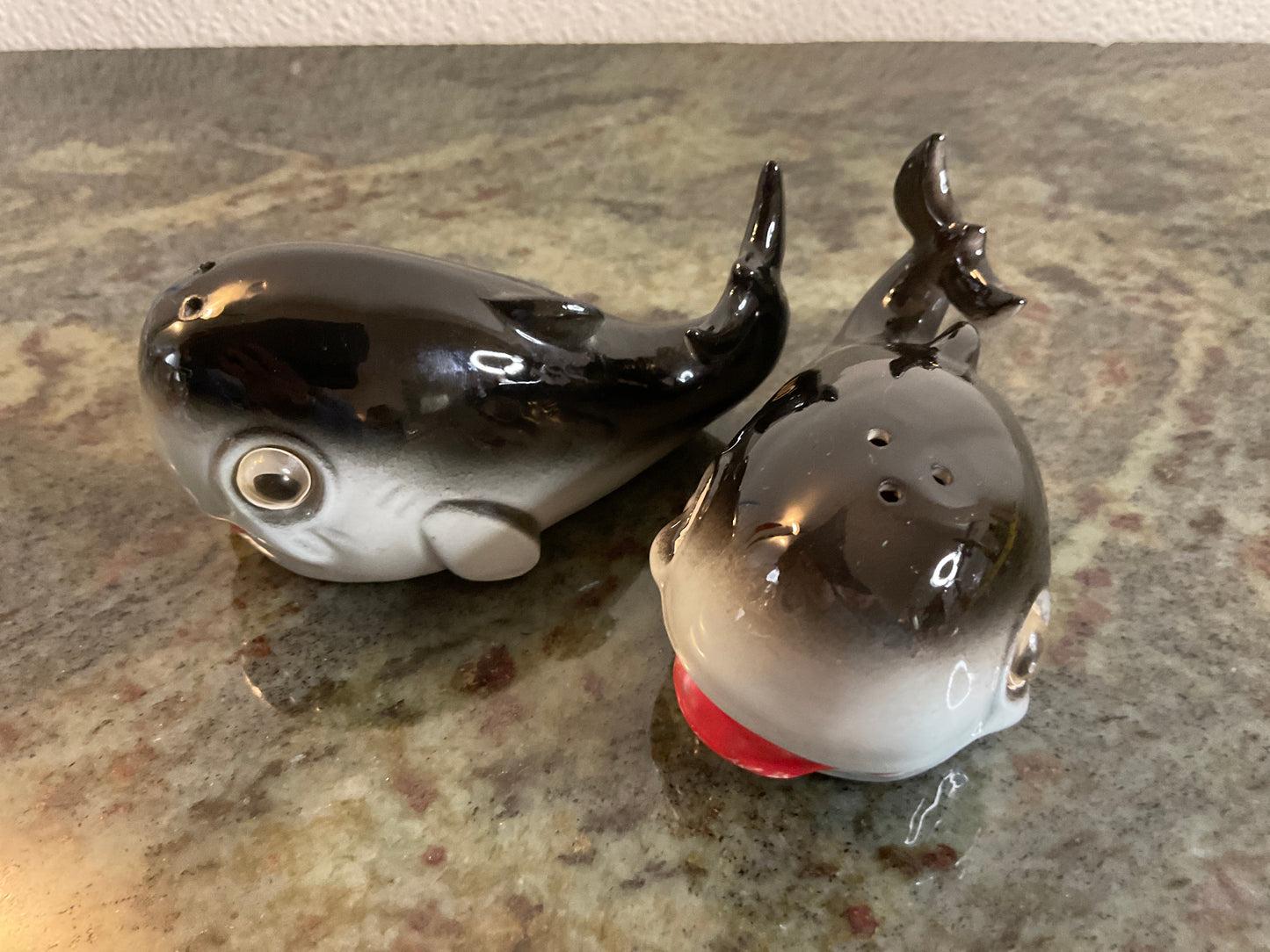 Salt & Pepper Marineland Whales Set