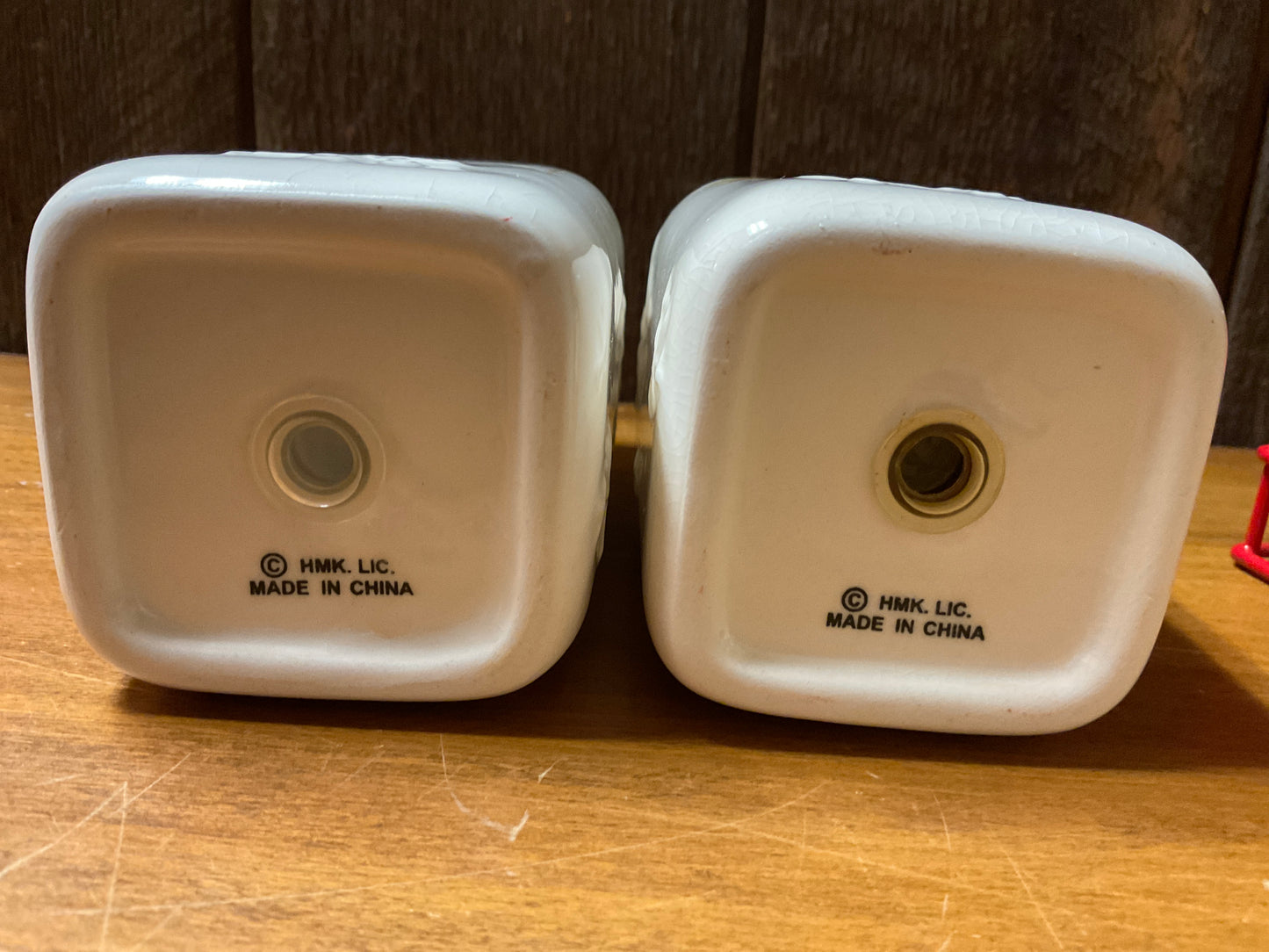Hallmark Ceramic S/P with Wire Holder