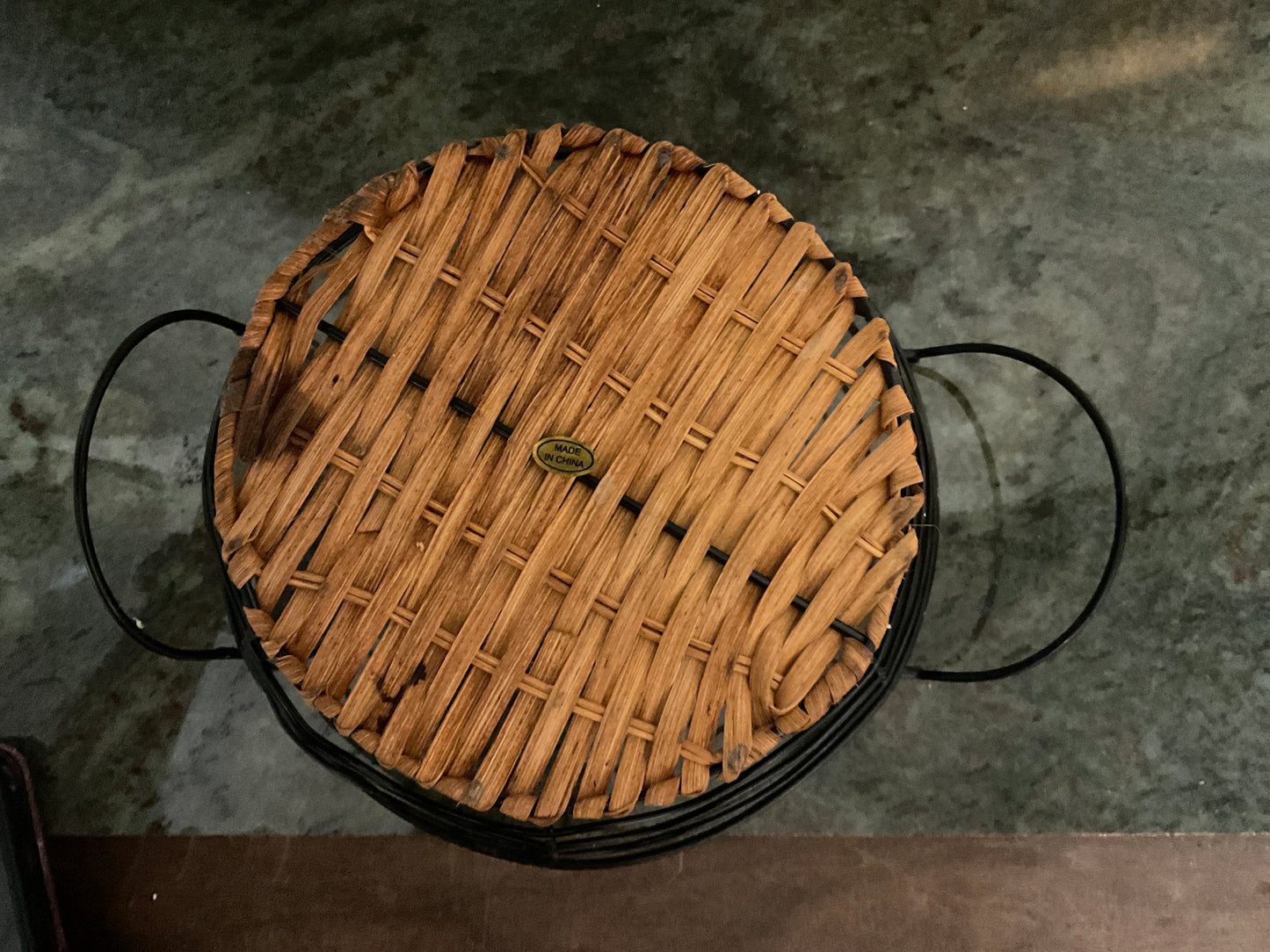Round Wire Basket w/Wicker Bottom