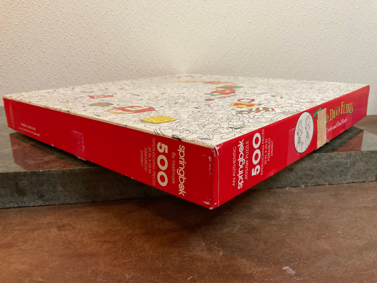 500 Piece Puzzle Find Two Flakes