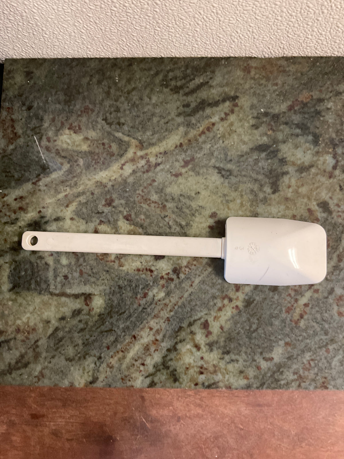 The Pampered Chef Mixing Scraper