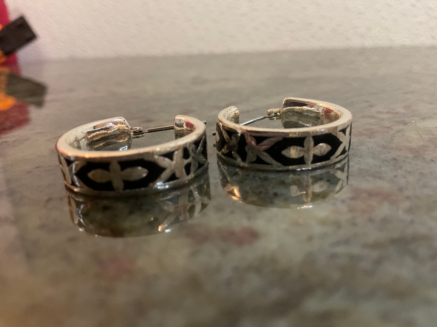 Silvertone Hoop Earrings Black Design
