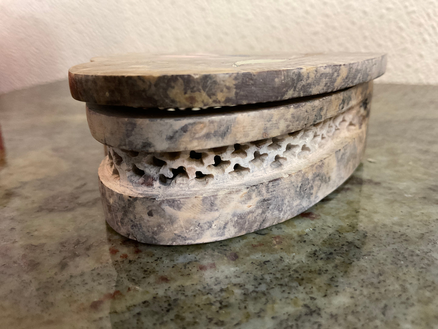 Heart Soapstone Box/Mother Of Pearl Inlay
