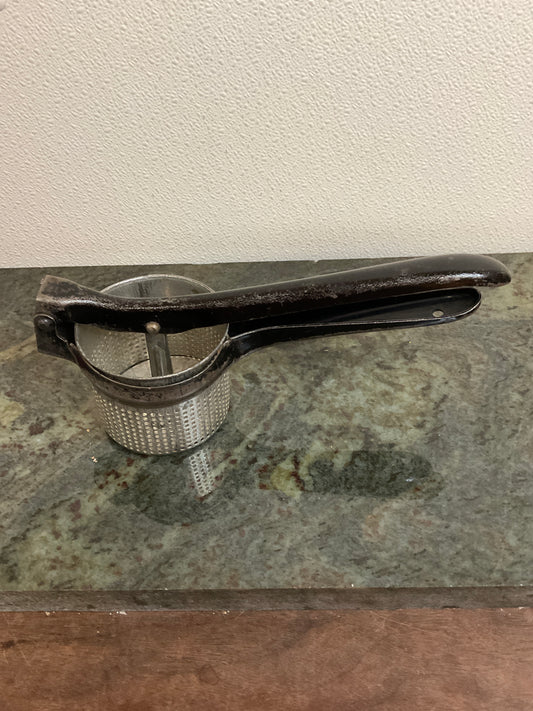 Vintage O’Brian Black Handle Potato Ricer