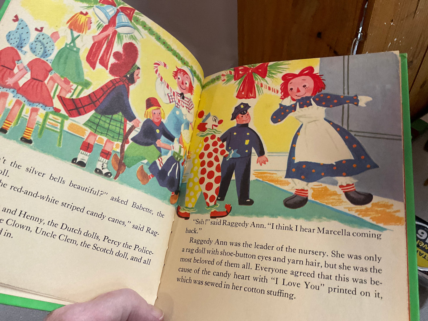 Book Raggedy Ann’s Christmas Surprise