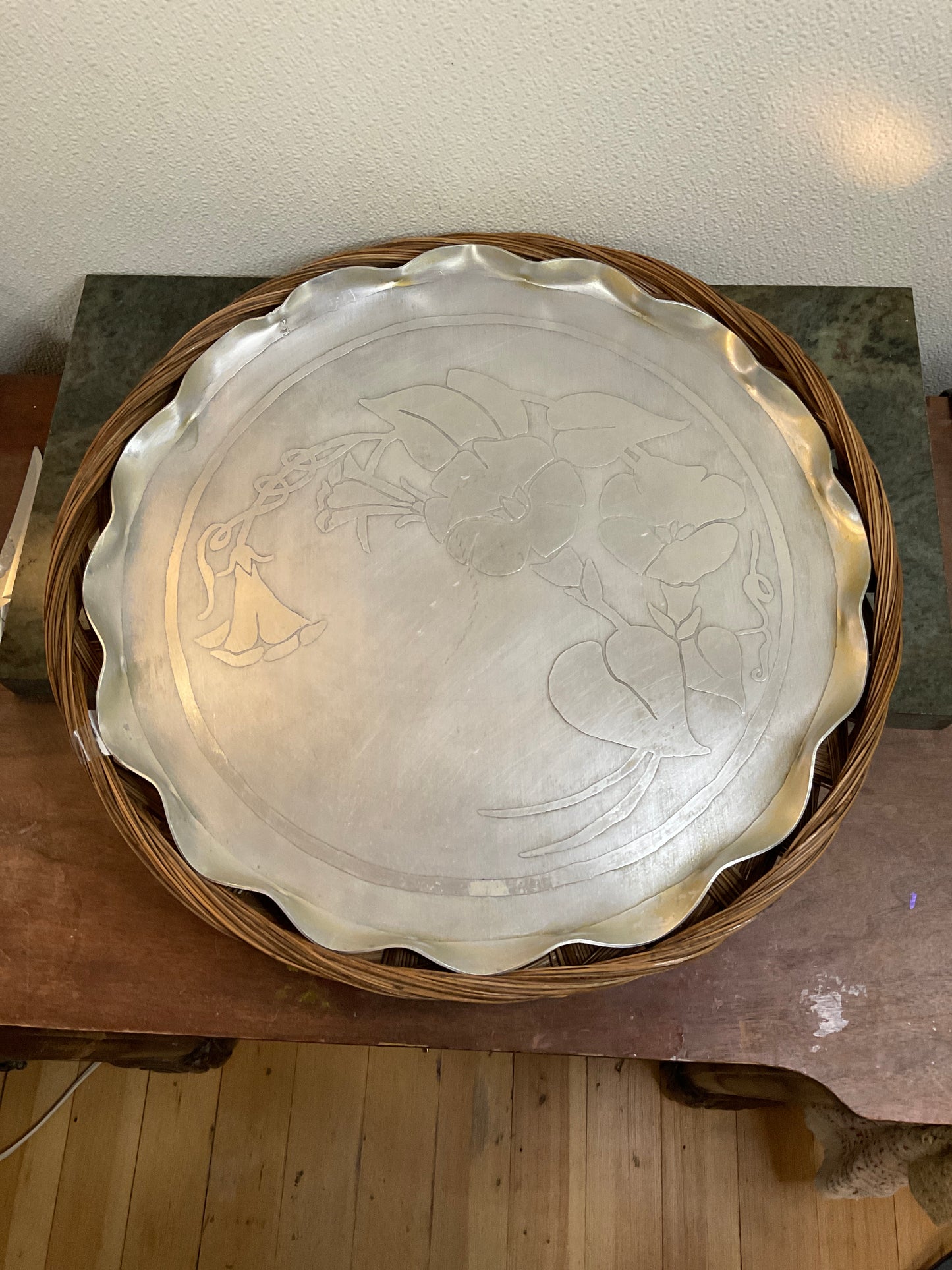 Vtg 17.5” Aluminum Tray w/Wicker Holder