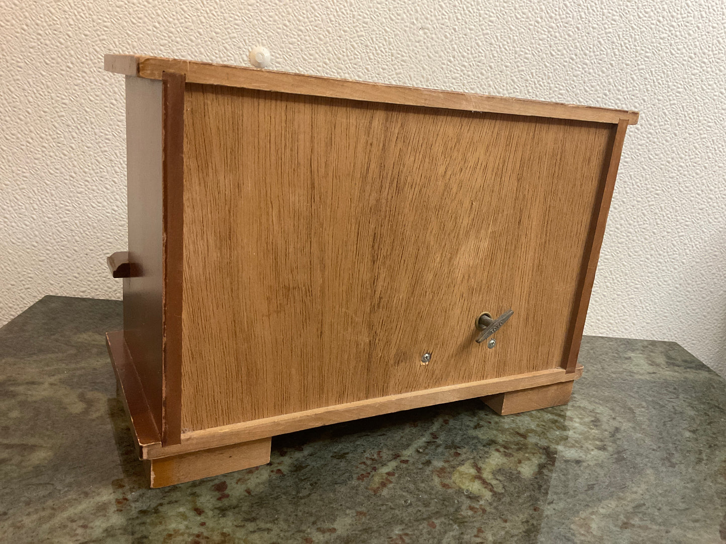 Vintage Musical Jewelry Box