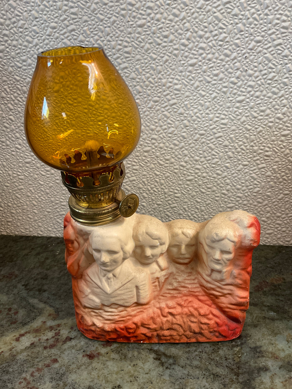 Mount Rushmore Souvenir Oil Lamp