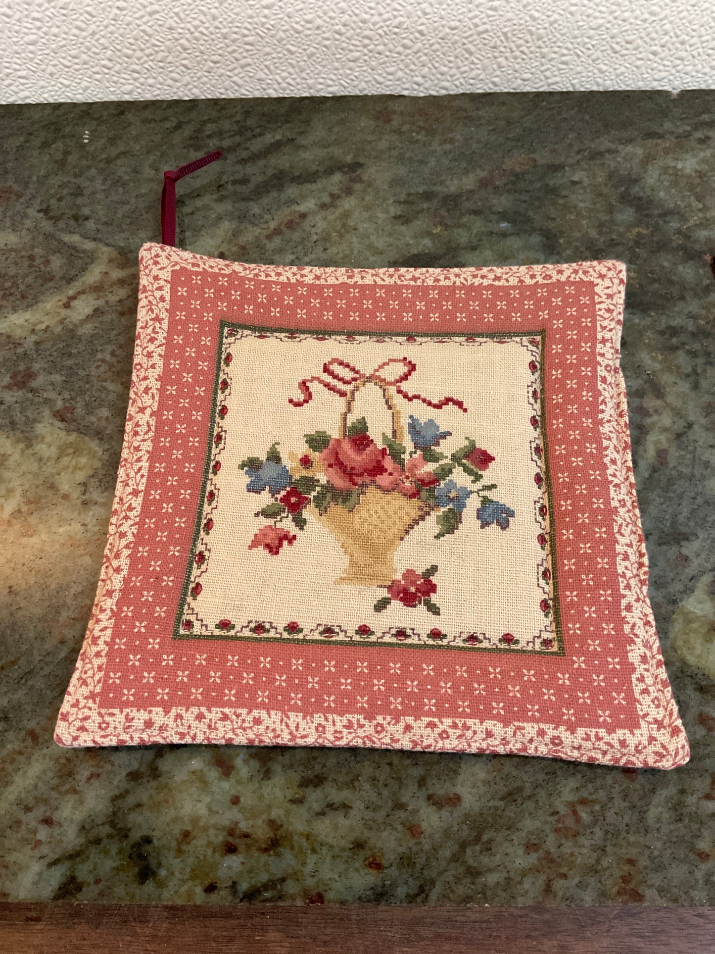 Quilted Set Of 2 Pot Holders