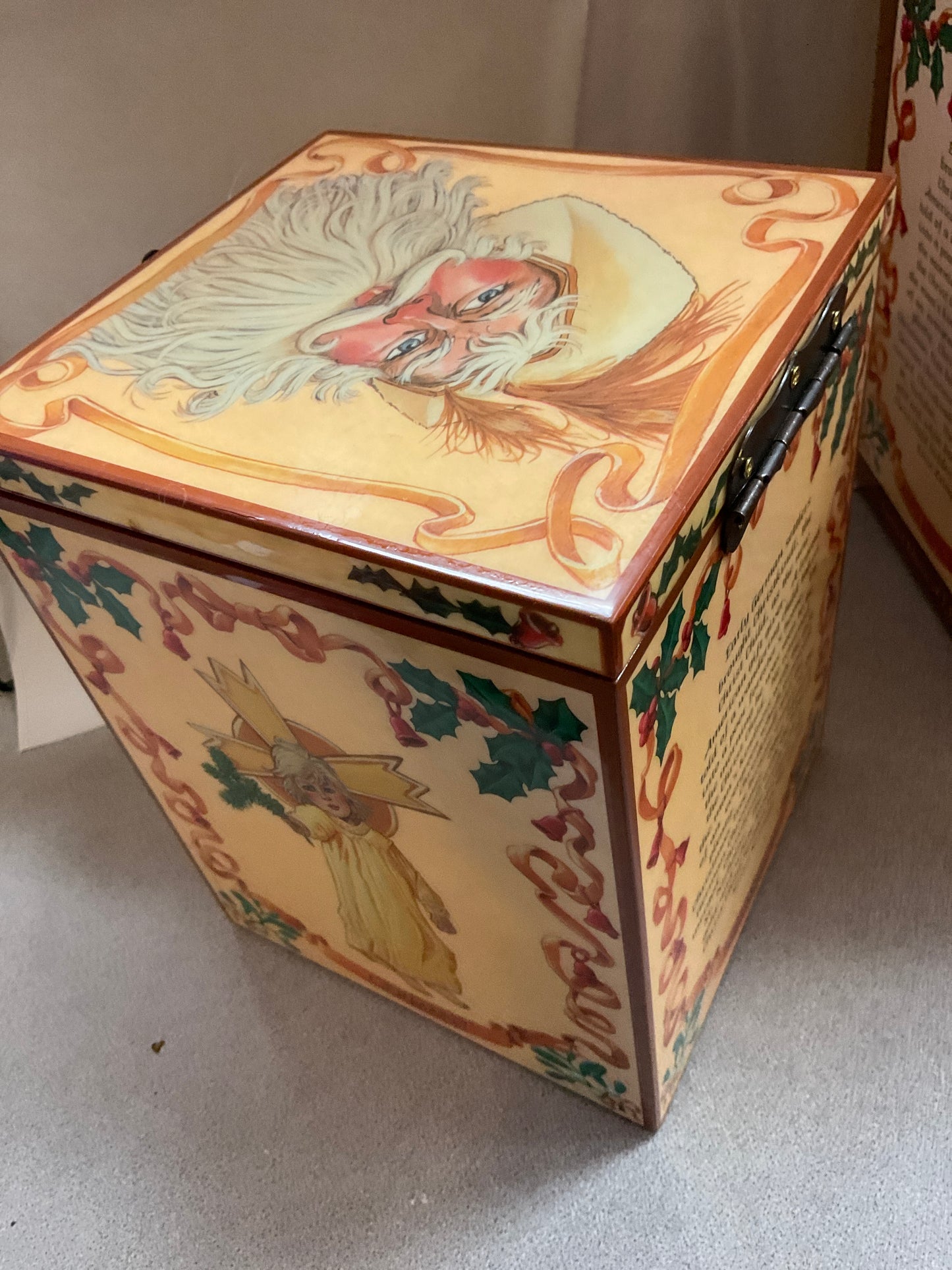 Limited Edition Musical Jack-In-The-Box Living Legends Kris’s Kringle
