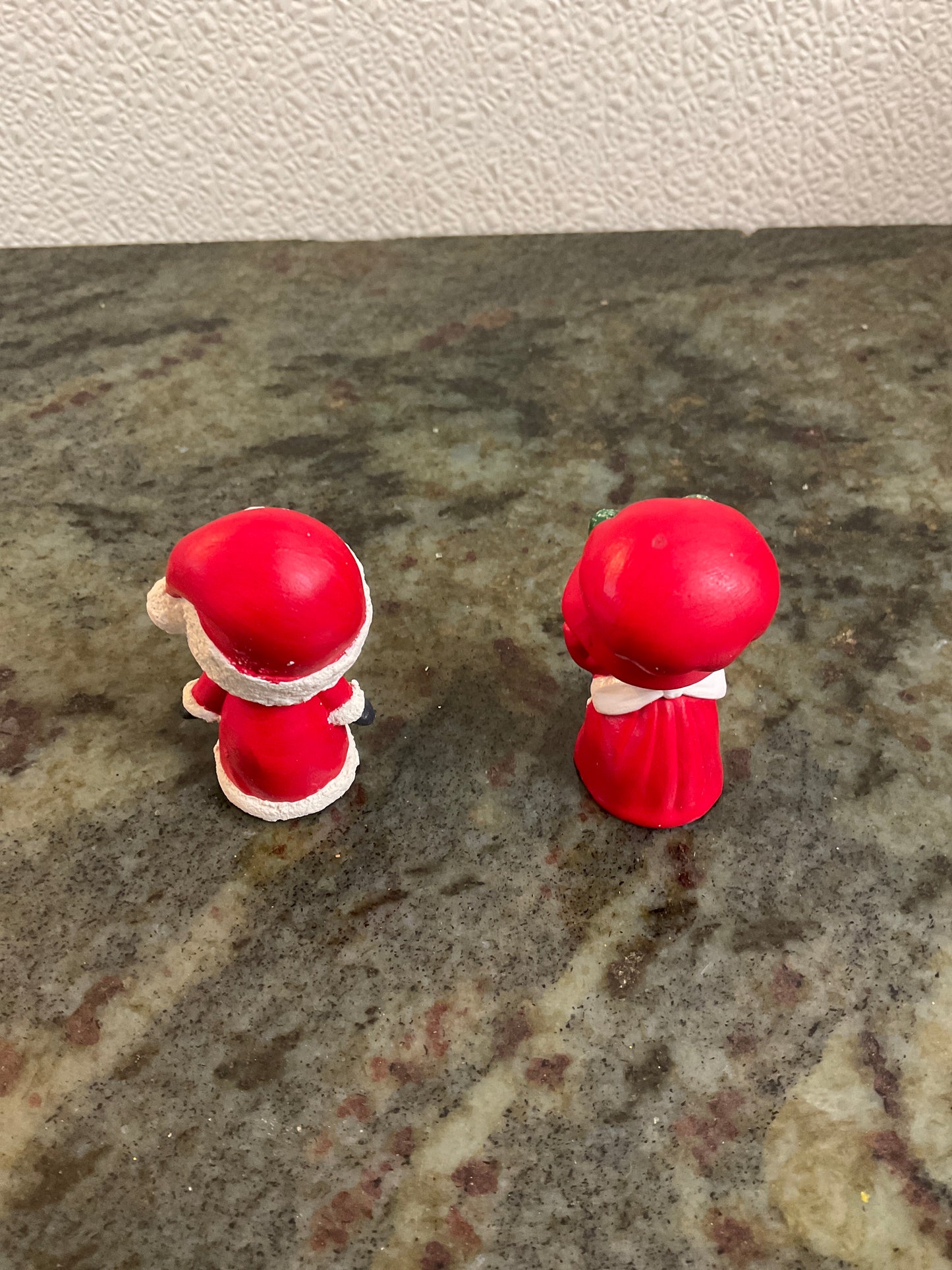 Santa+Mrs Clause Ceramic Figurines
