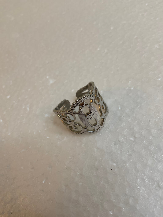 Vintage Sarah Coventry Filigree Ring