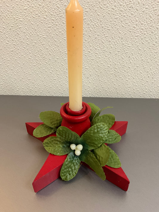 Candle Holder with White Berries/Large Leaves