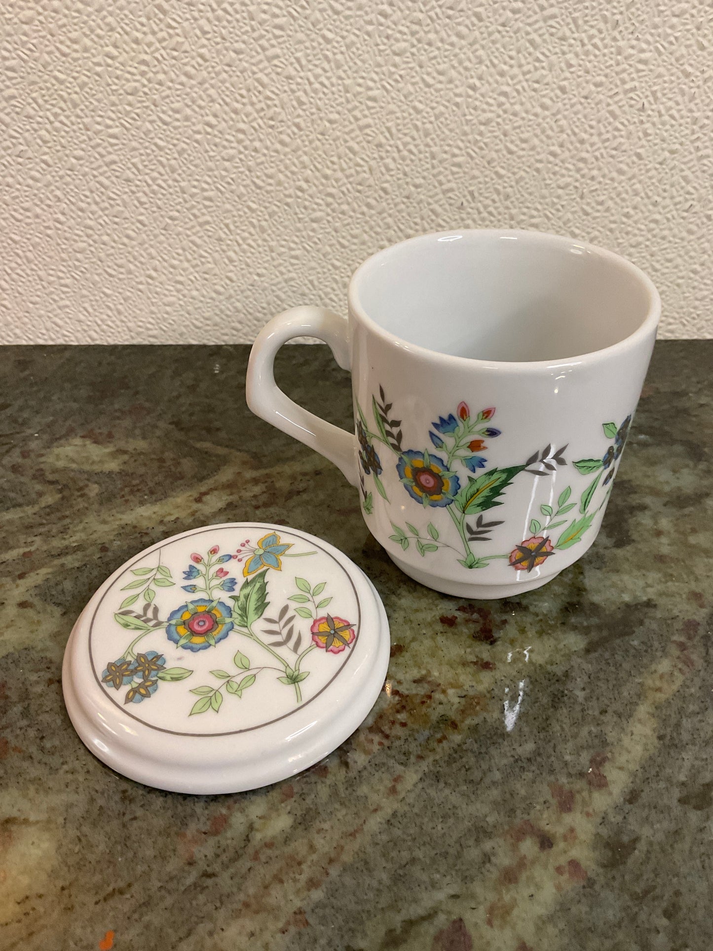 Vintage Mug/Lid/Coaster Tea/Coffee Set