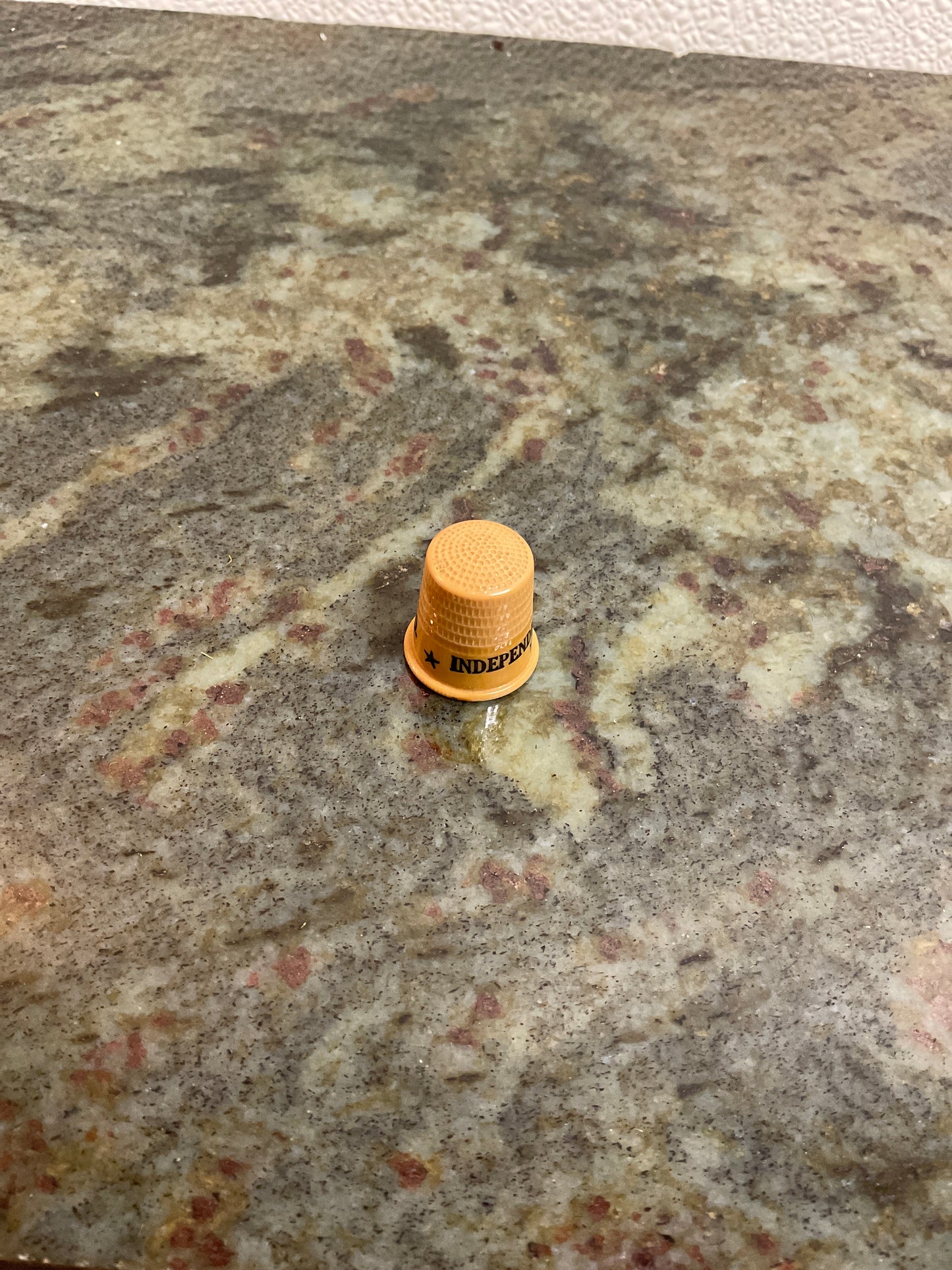 Vintage Independence Memorial Co. Plastic Thimble