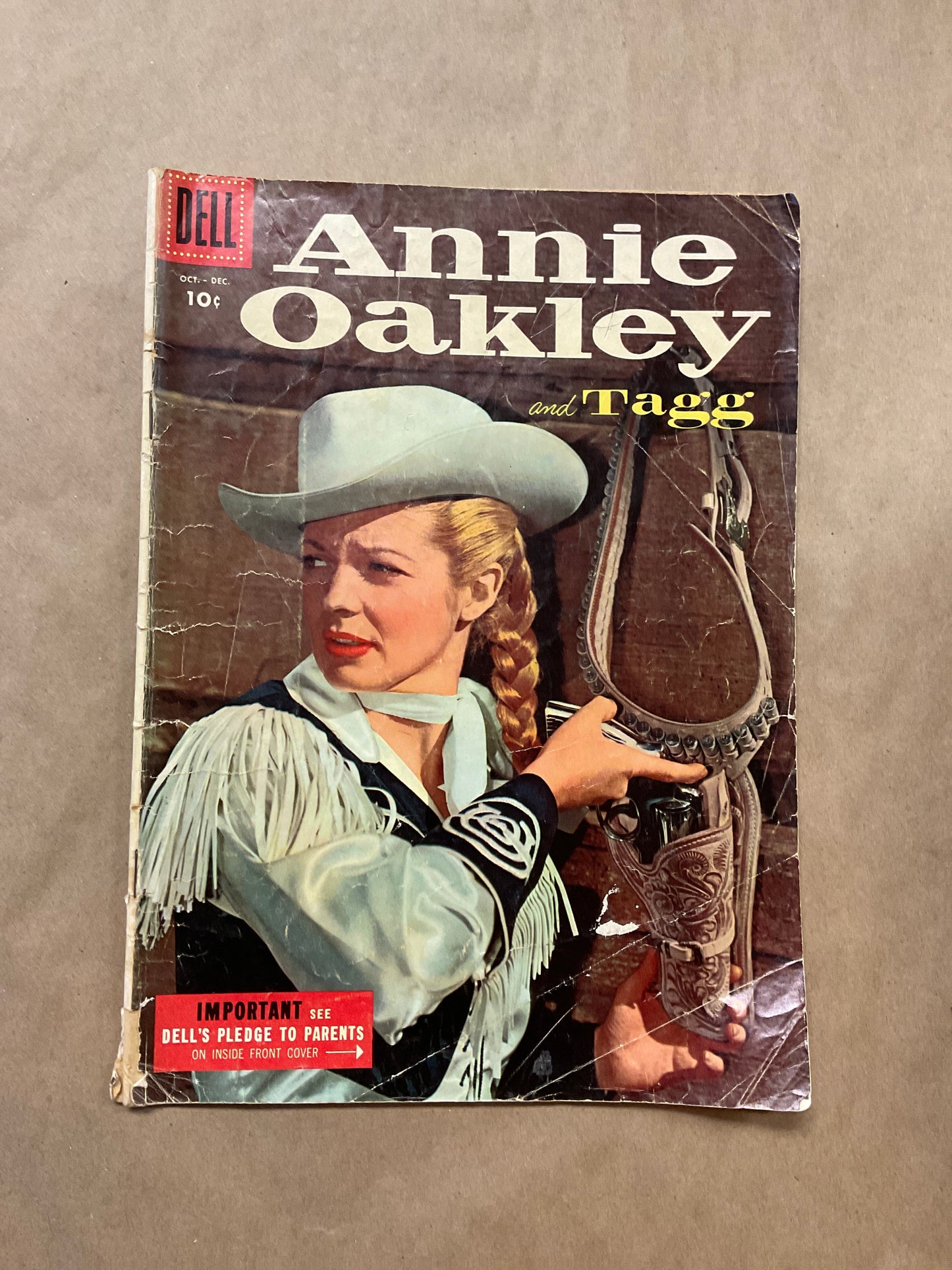 Annie Oakley And Tagg Oct. - Dec. 1955 Comic Book