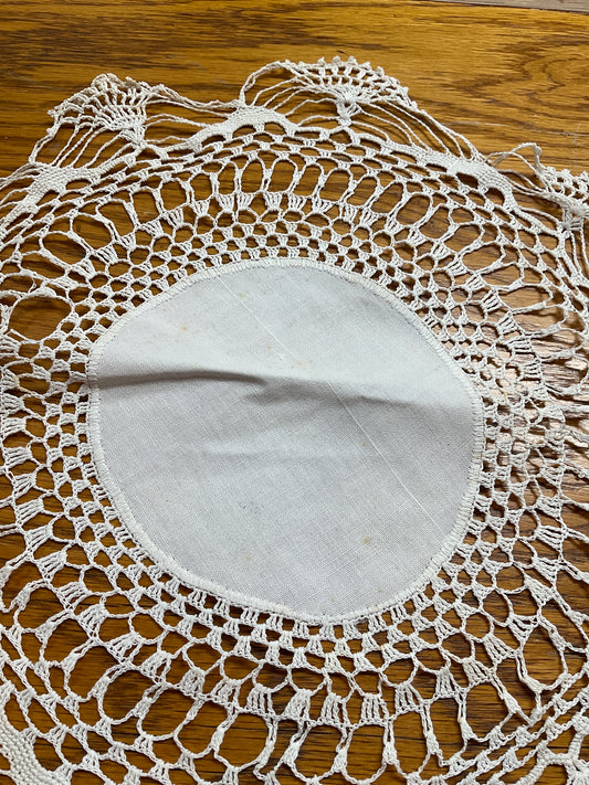 Linen/Lace Doily 15”
