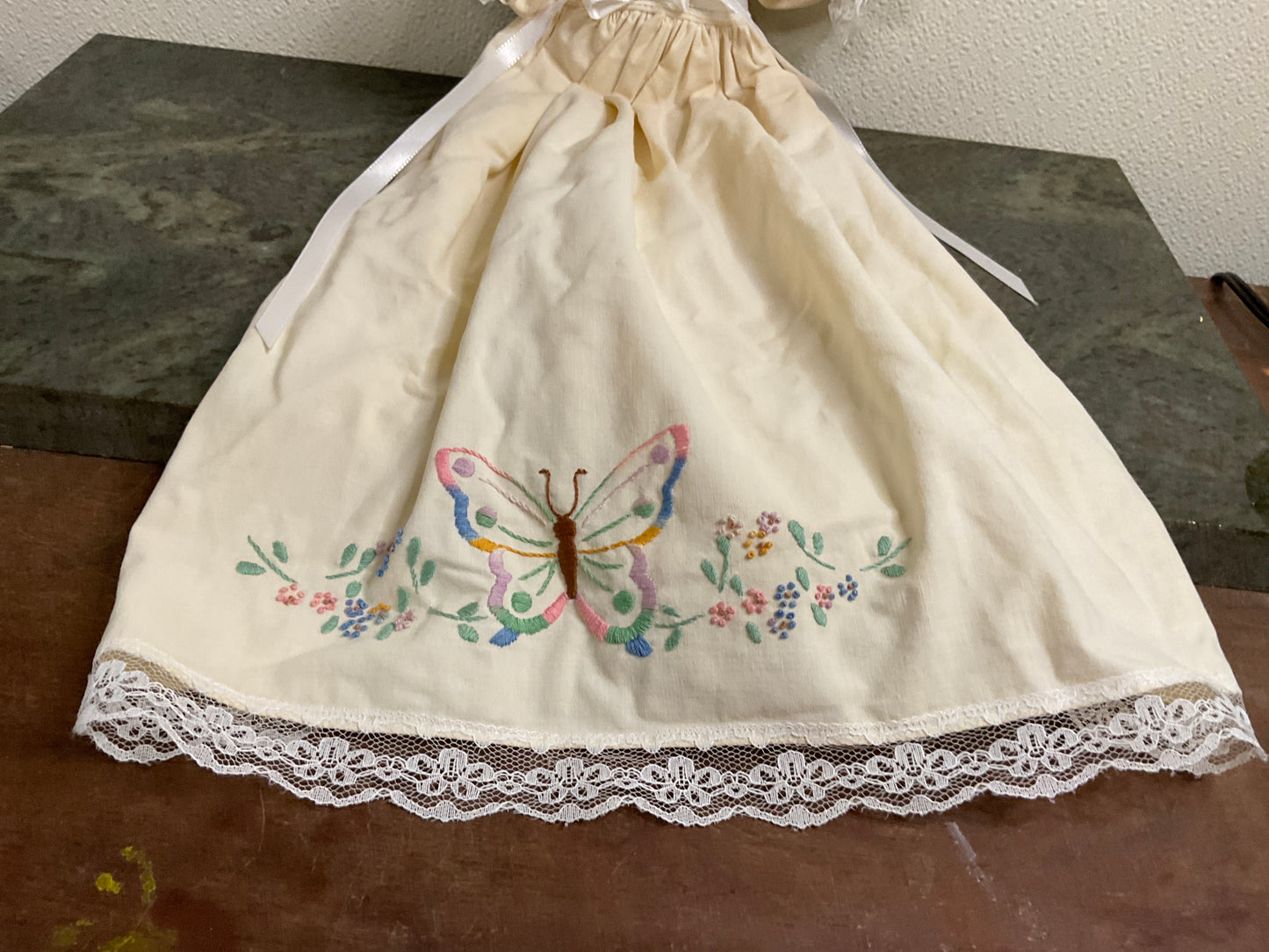 Amish Cloth Doll w/Embroidery Dress
