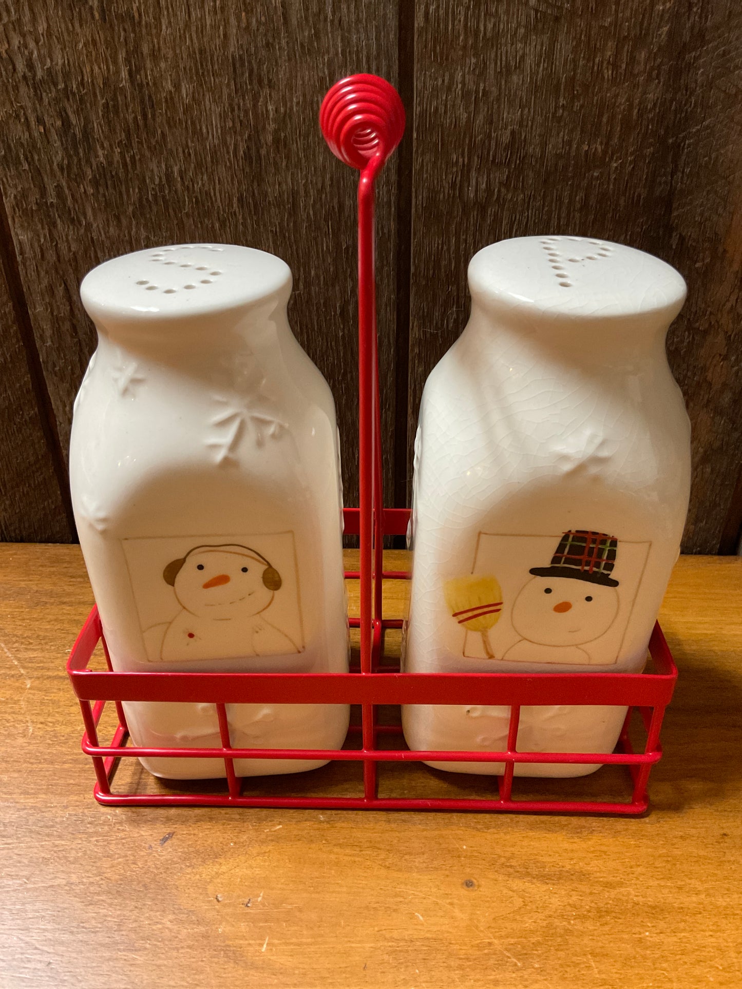 Hallmark Ceramic S/P with Wire Holder