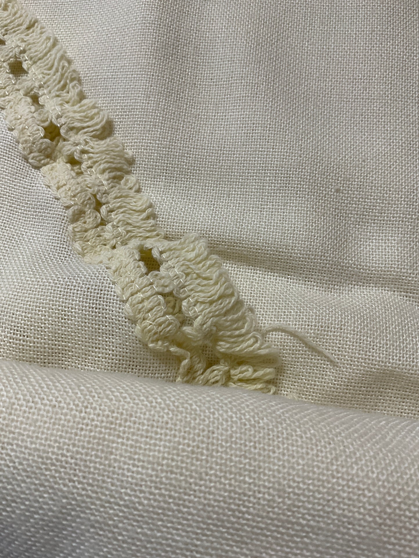 Fringed Oval Tablecloth 56” X 102”