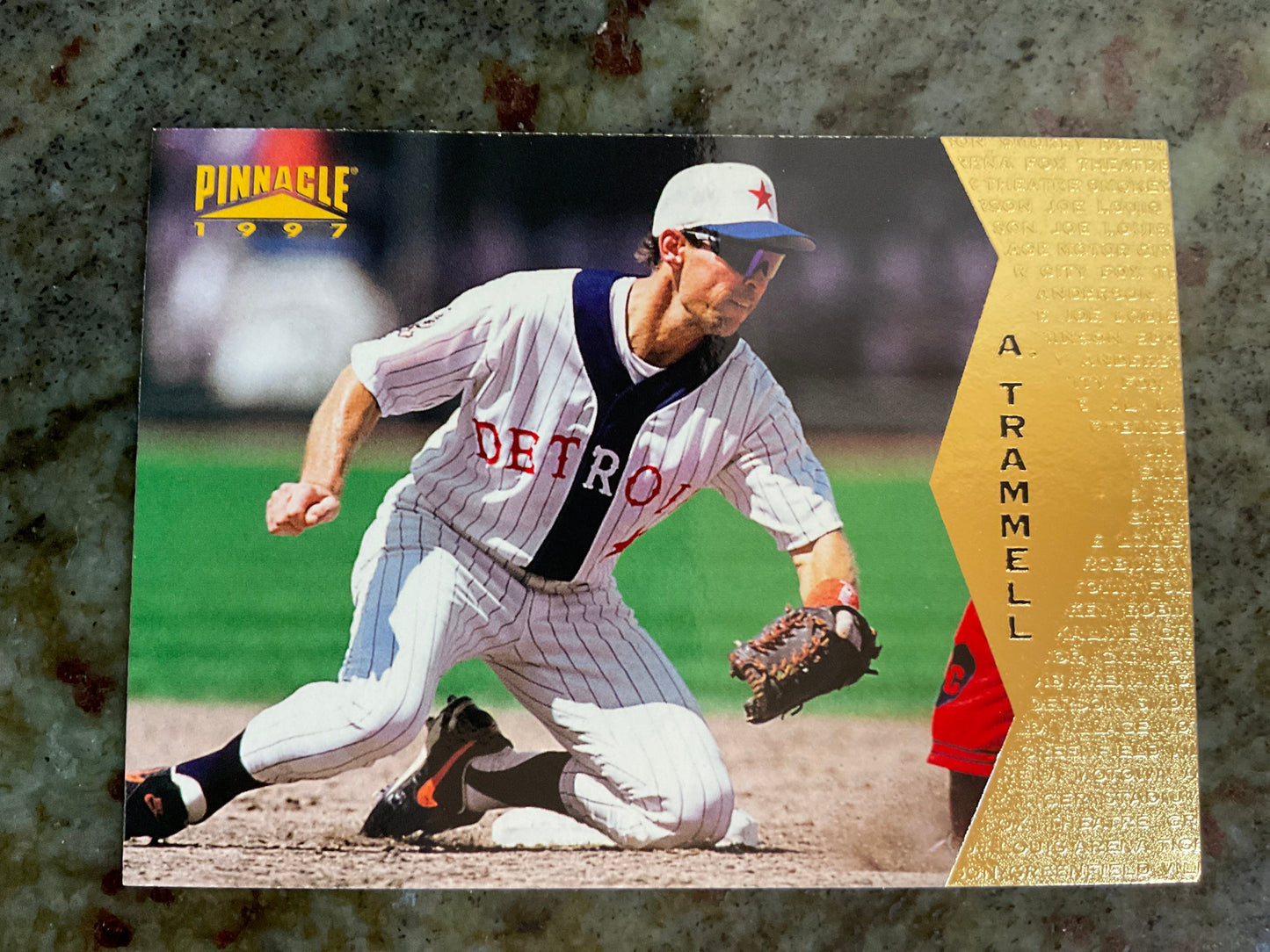 1997 Pinnacle Alan Trammell Baseball Card
