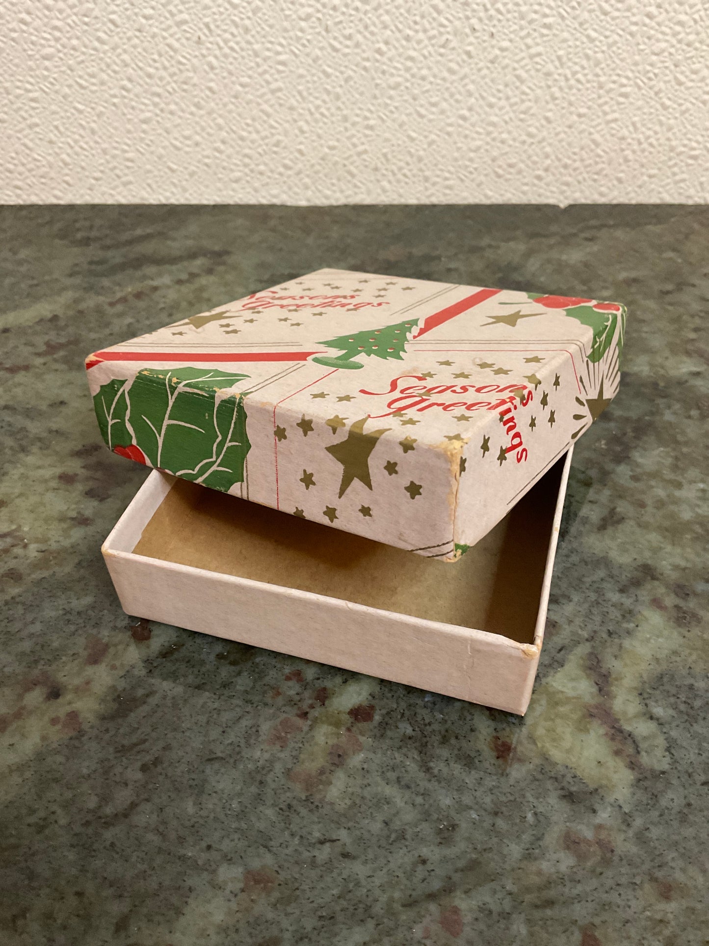 Vintage Season’s Greetings Gift Box