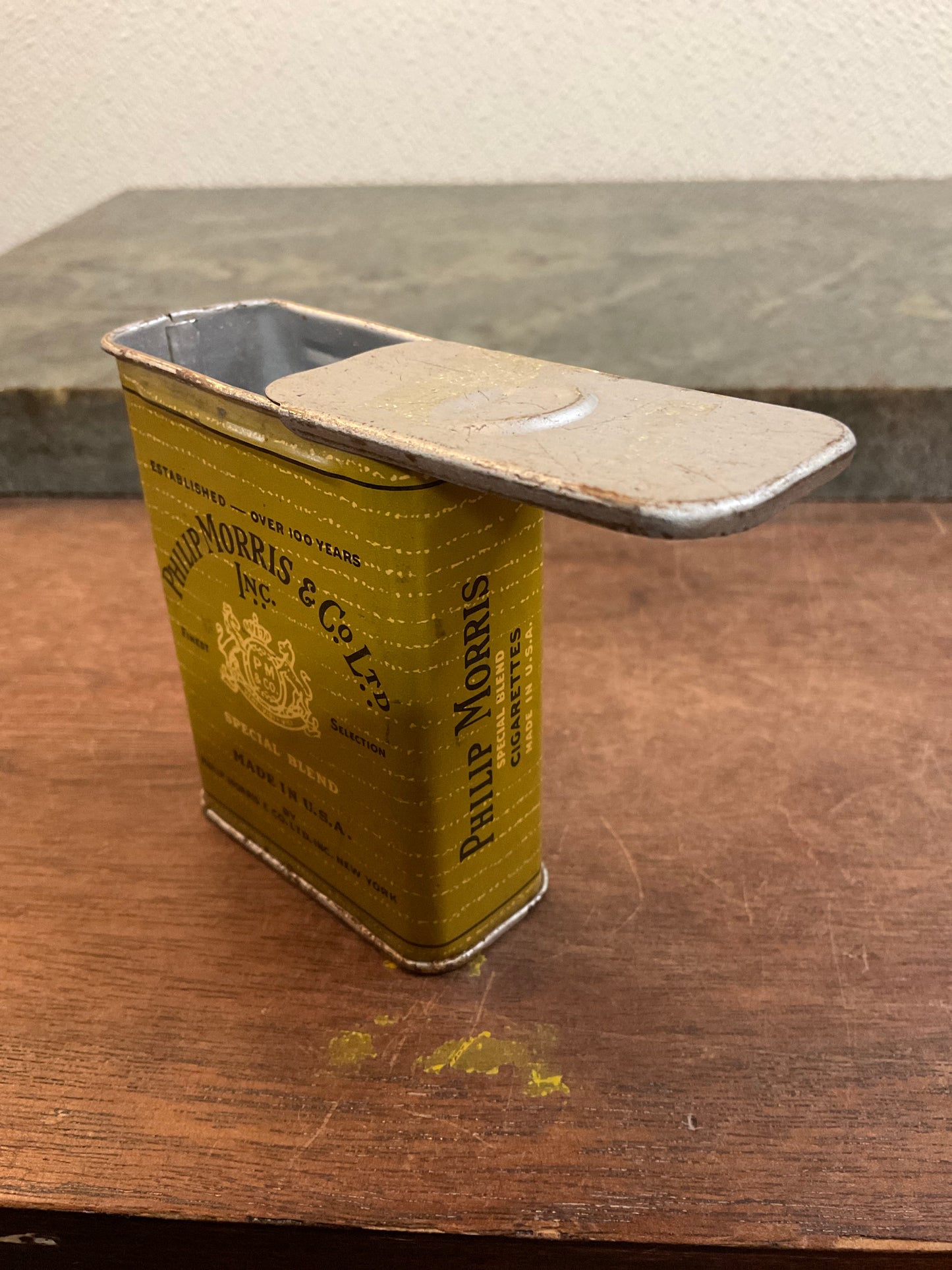 Vtg Philip Morris & Co Tobacco Tin
