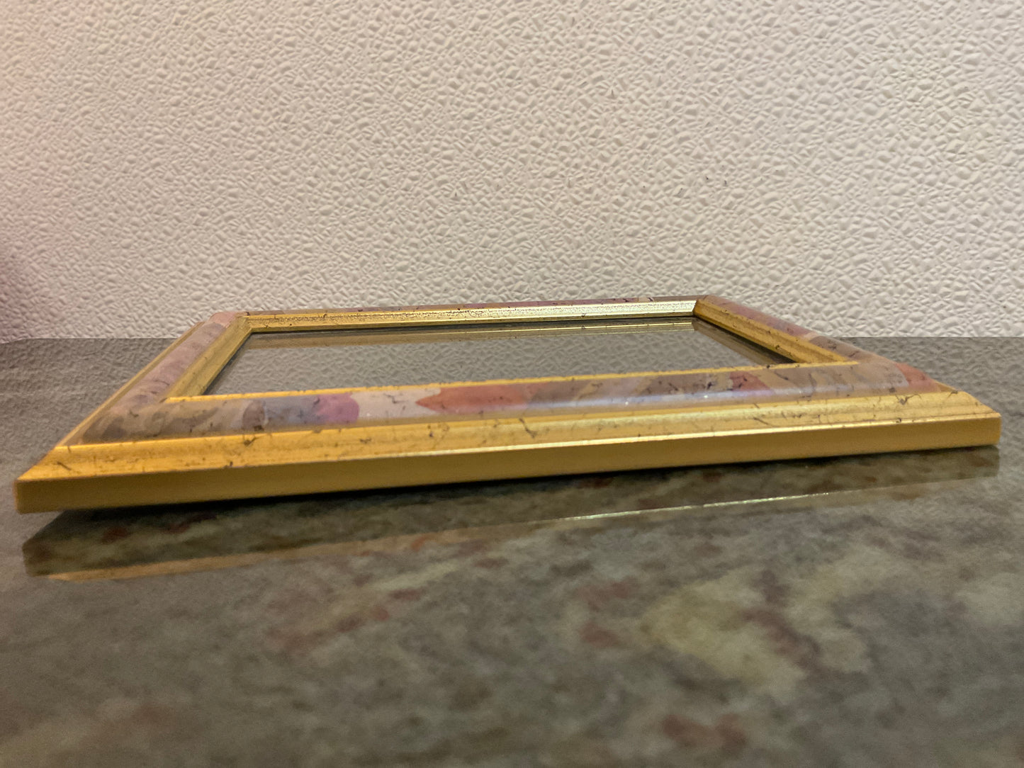 Resin Gold/Pink Marbled Frame With Easel