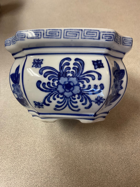 Chinoiserie Porcelain Planter