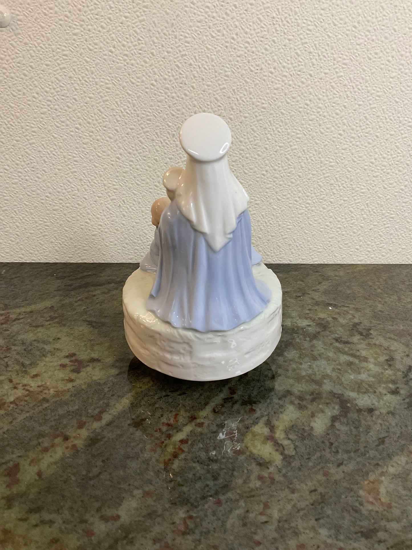 Vintage Music Box Mary And Baby Jesus Made In Japan