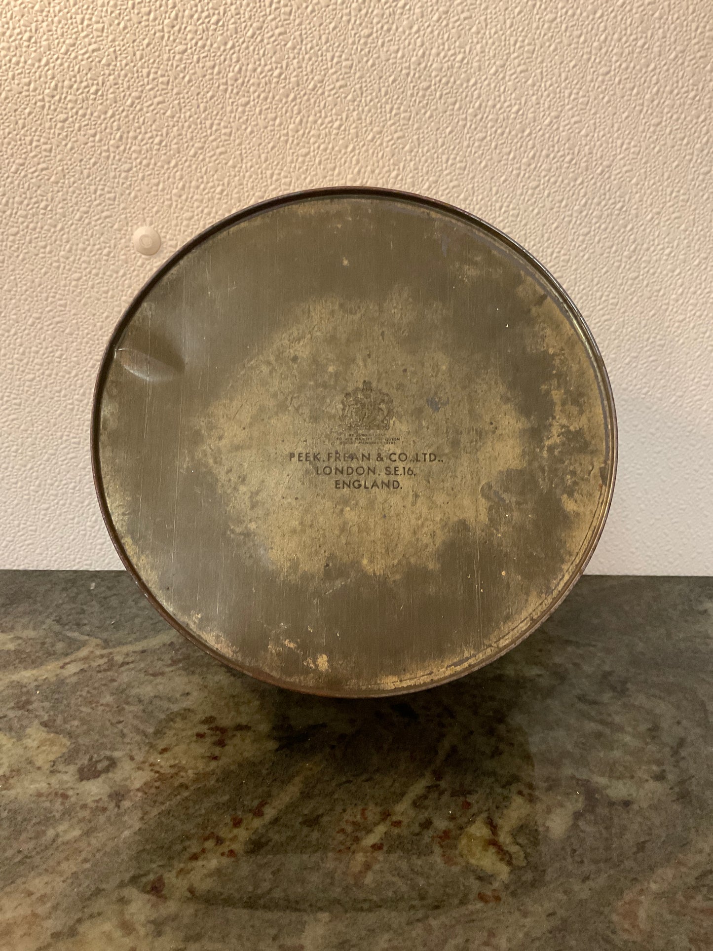 Peek, Frean & Co. LTD. England Biscuit Manufacturer Tin