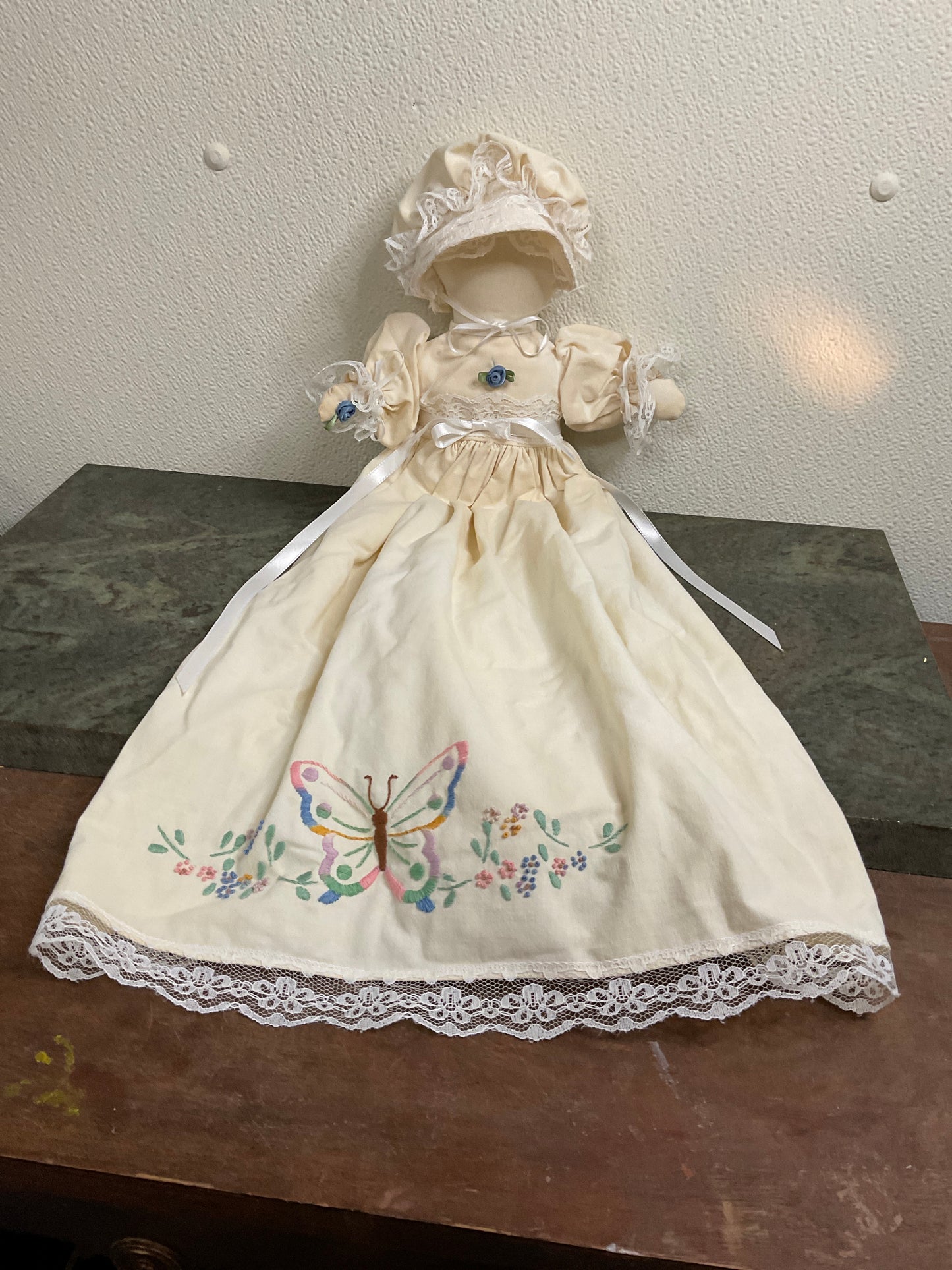 Amish Cloth Doll w/Embroidery Dress