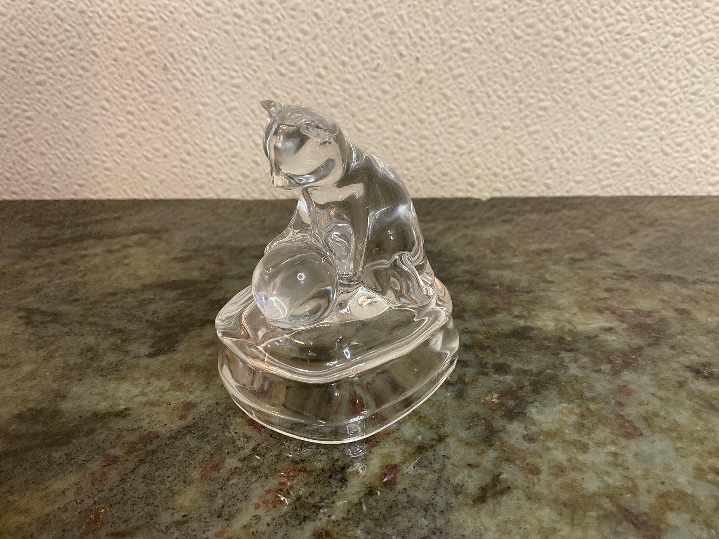 Vintage Avon Lead Crystal Cat/Ball