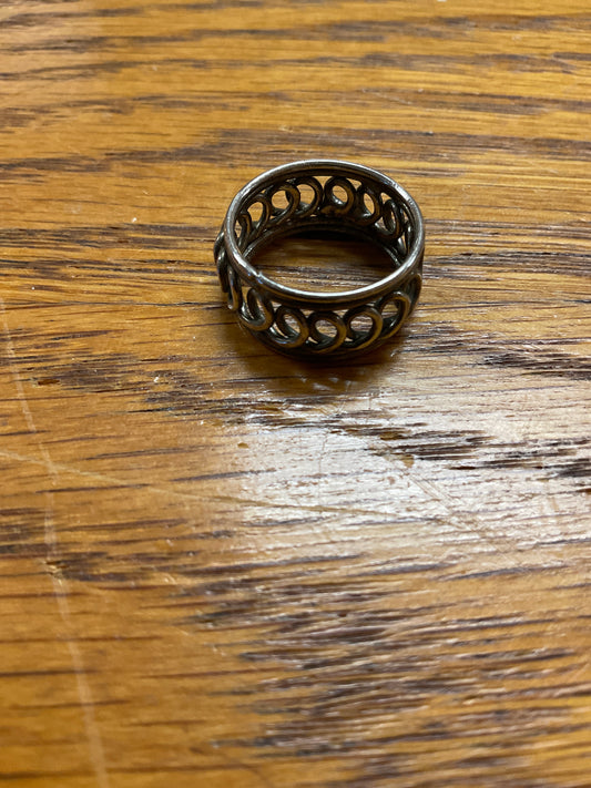 Intricate Wire Band Ring