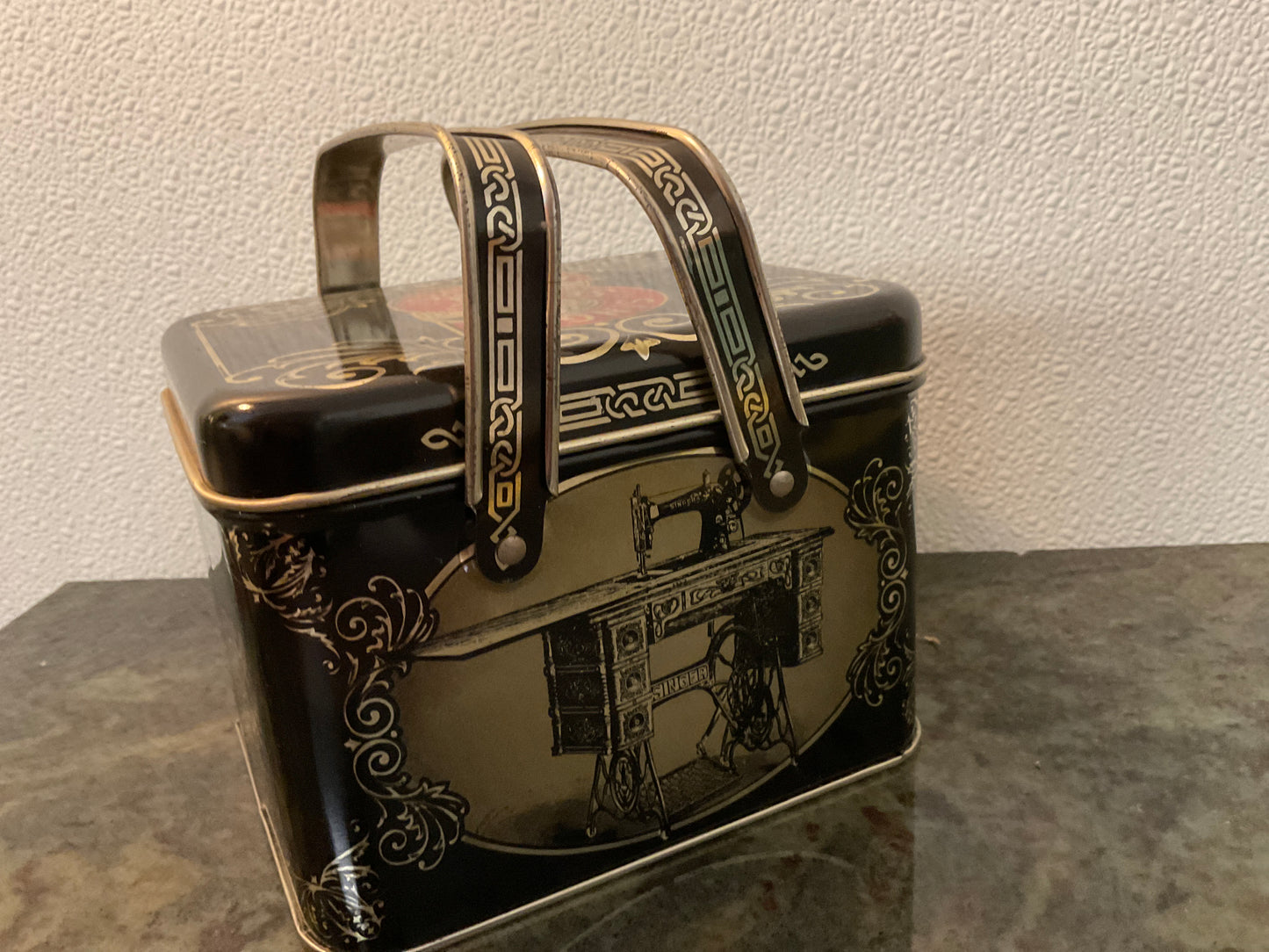 Vintage Reproduction Singer Sewing Machine Tin with Handles