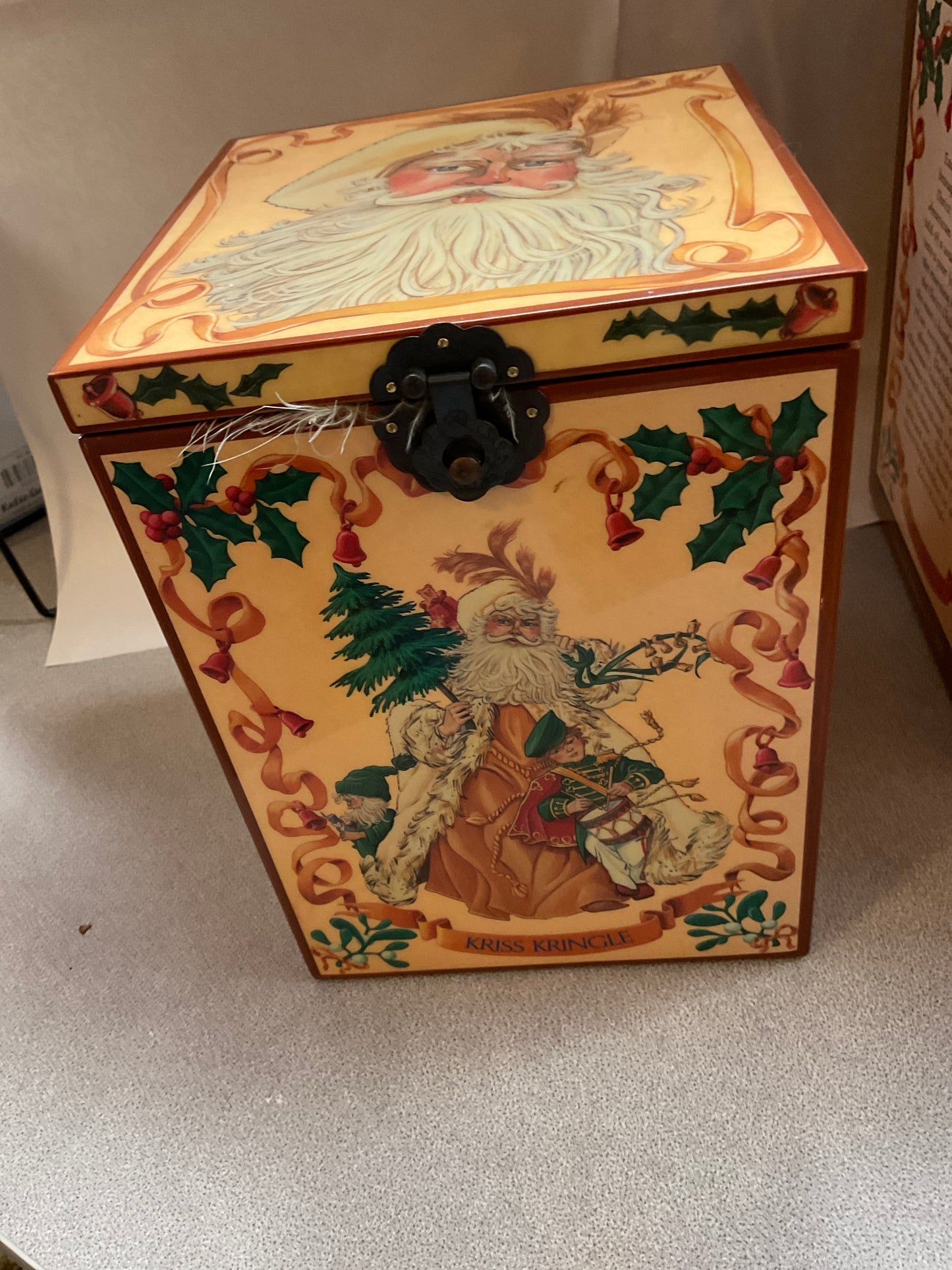 Limited Edition Musical Jack-In-The-Box Living Legends Kris’s Kringle